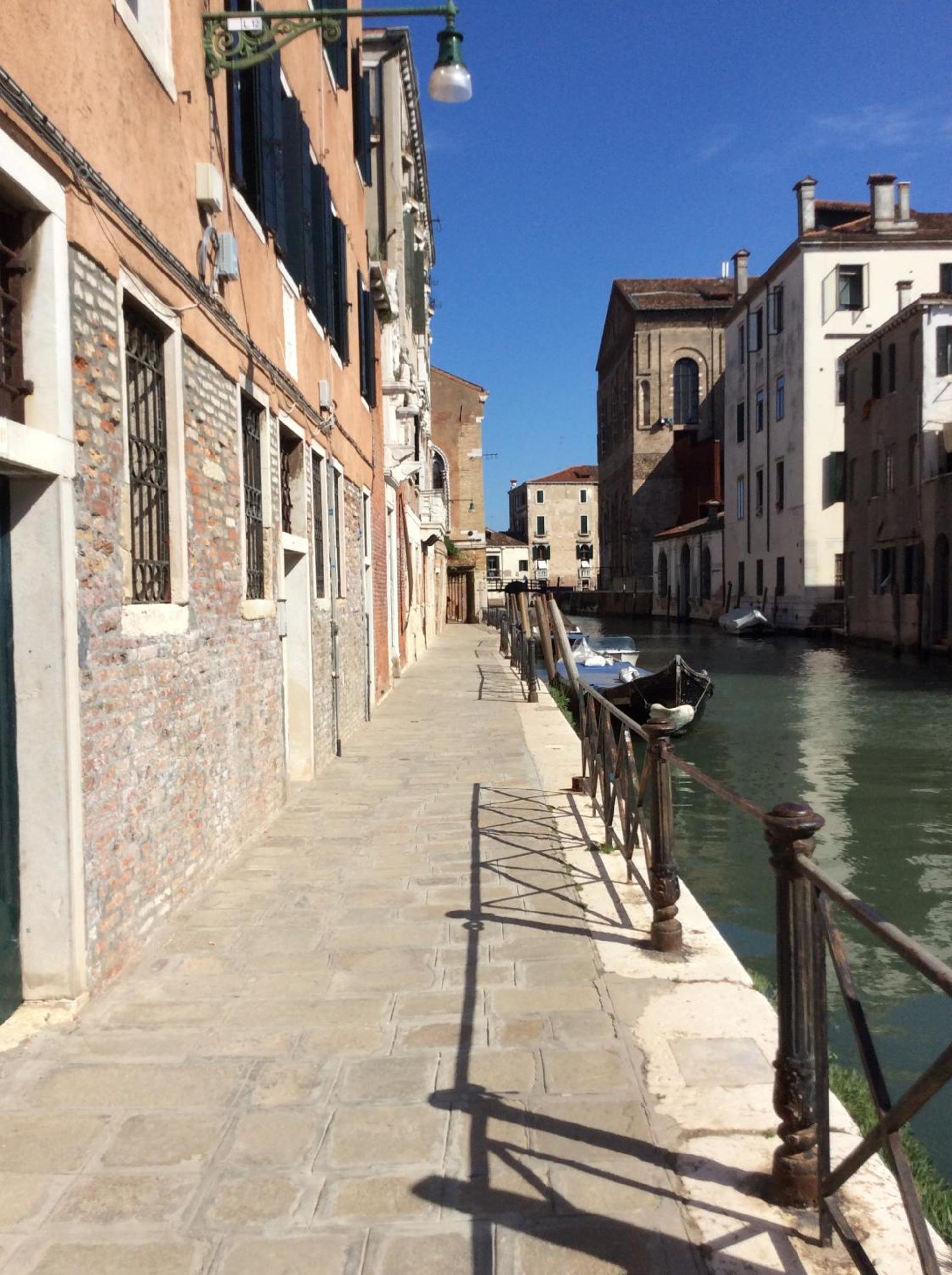 Luminoso appartamento con vista Canale