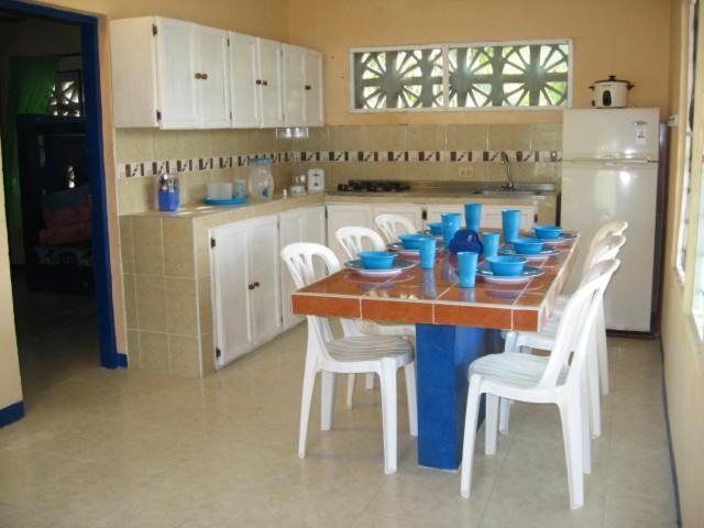 Cabañas Los Juanchos Coveñas