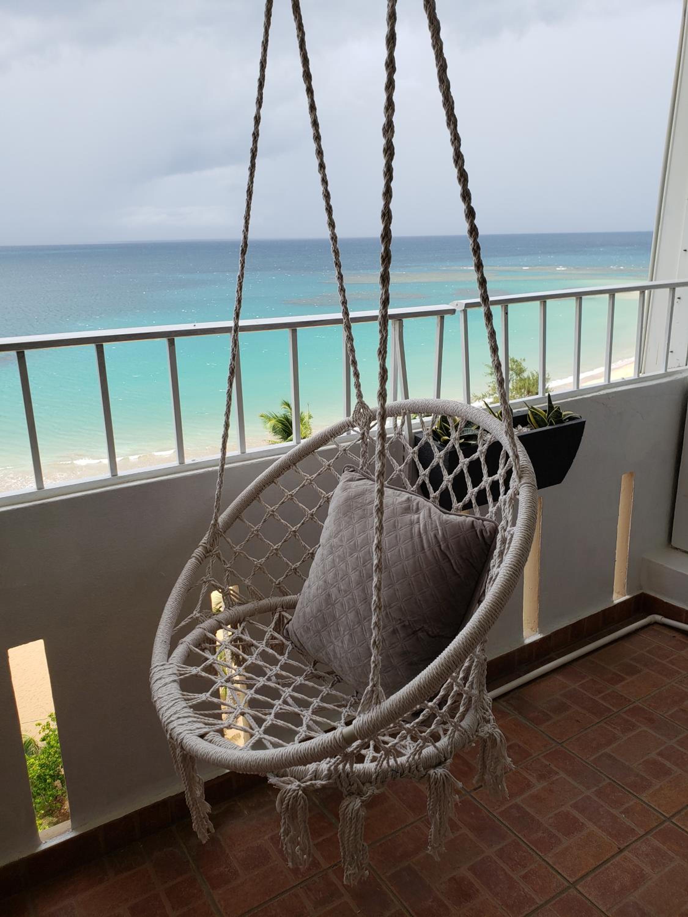 Gorgeous beach front studio with electricity water AC