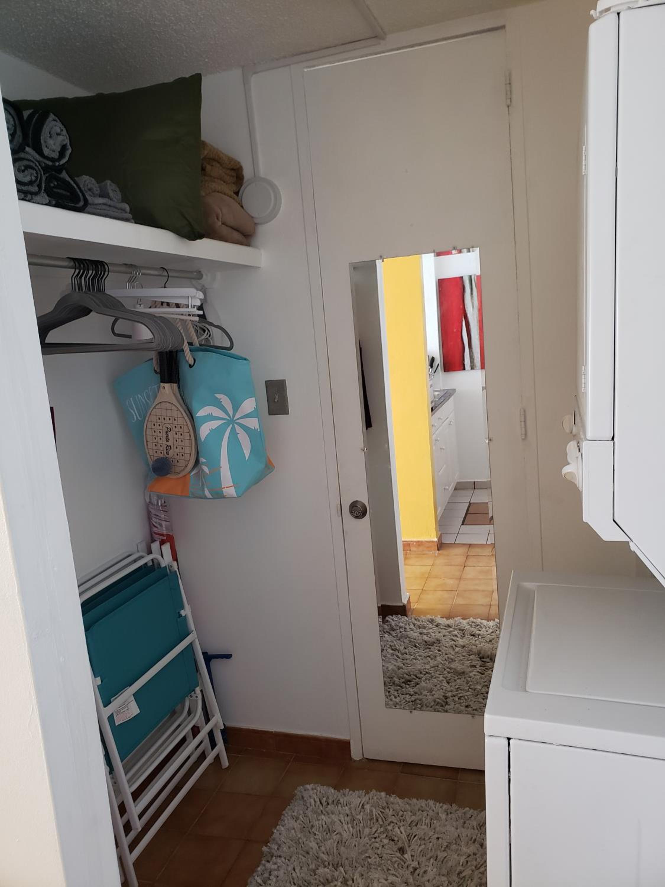 Gorgeous beach front studio with electricity water AC