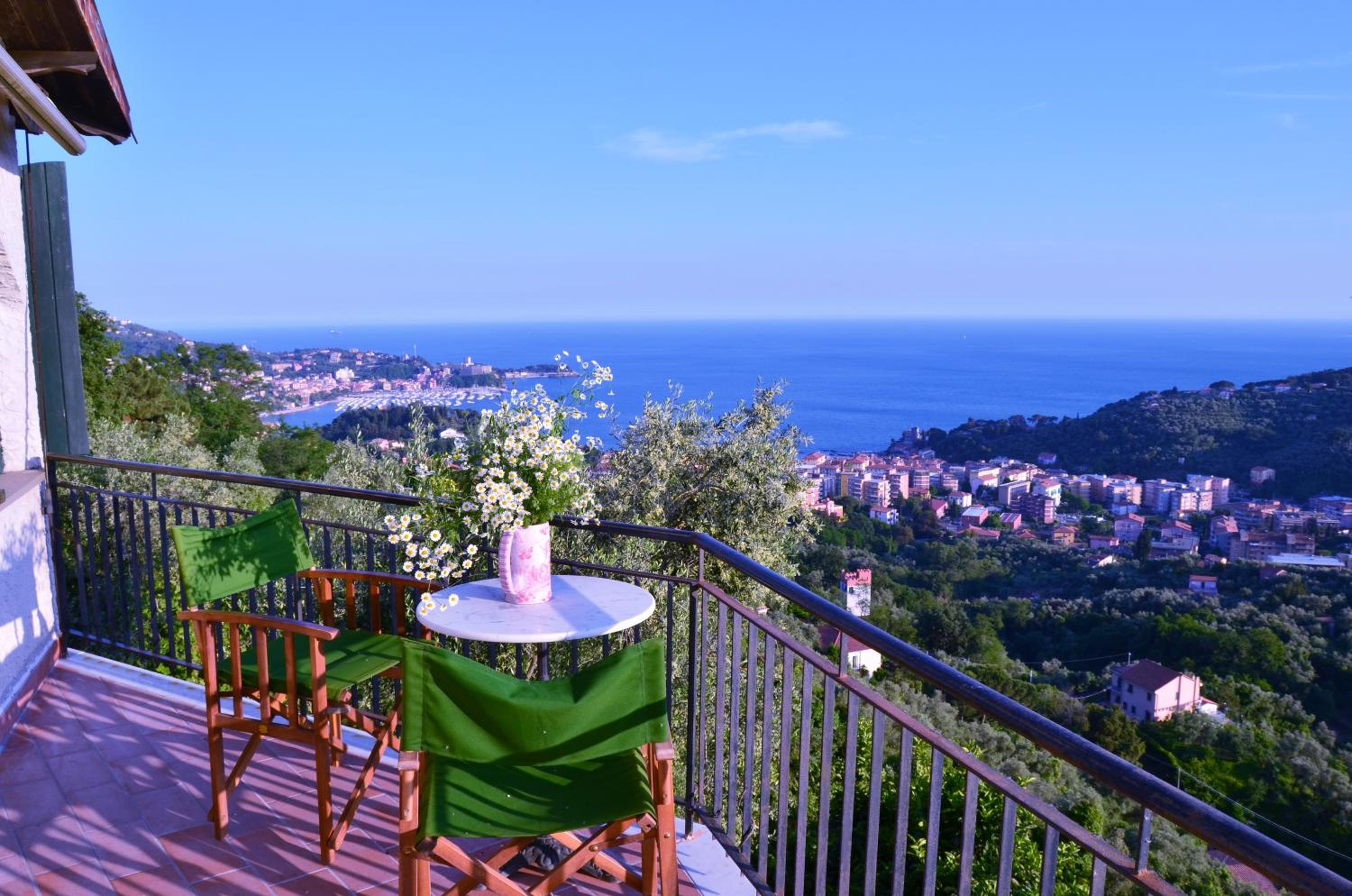 LA CASTELLANA Una Finestra sul Mare- Air Conditioned photo 3