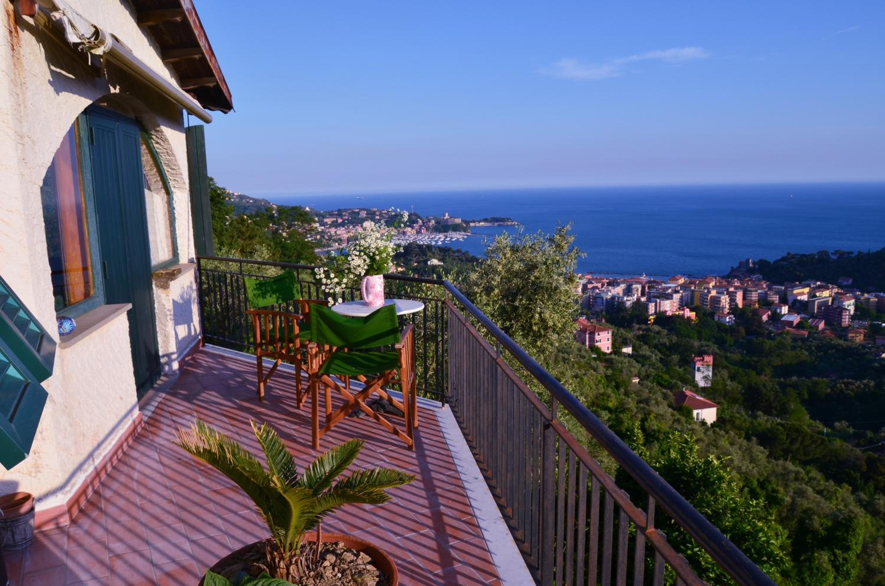 LA CASTELLANA Una Finestra sul Mare- Air Conditioned photo 4