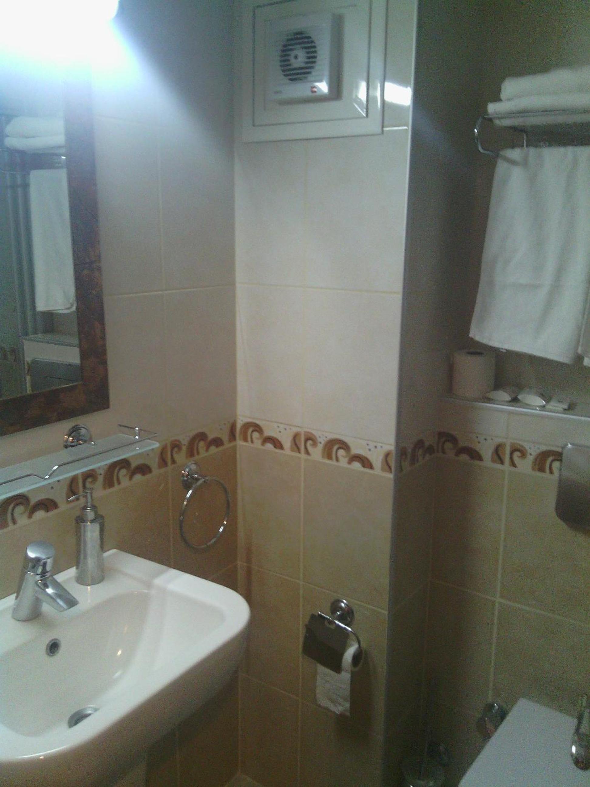 Hotel Linda becomes Linda Otel. - Image 16