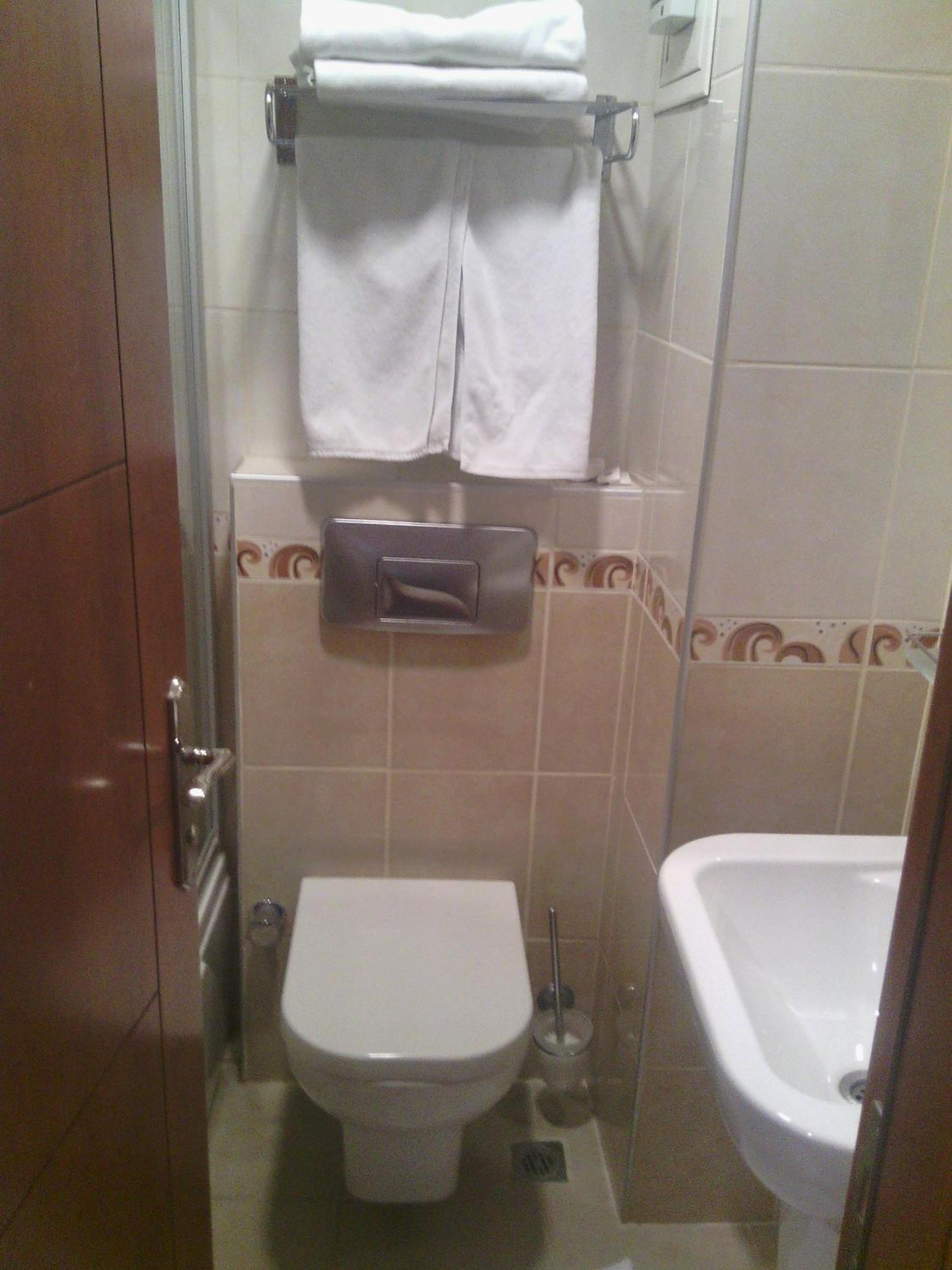 Hotel Linda becomes Linda Otel. - Image 23