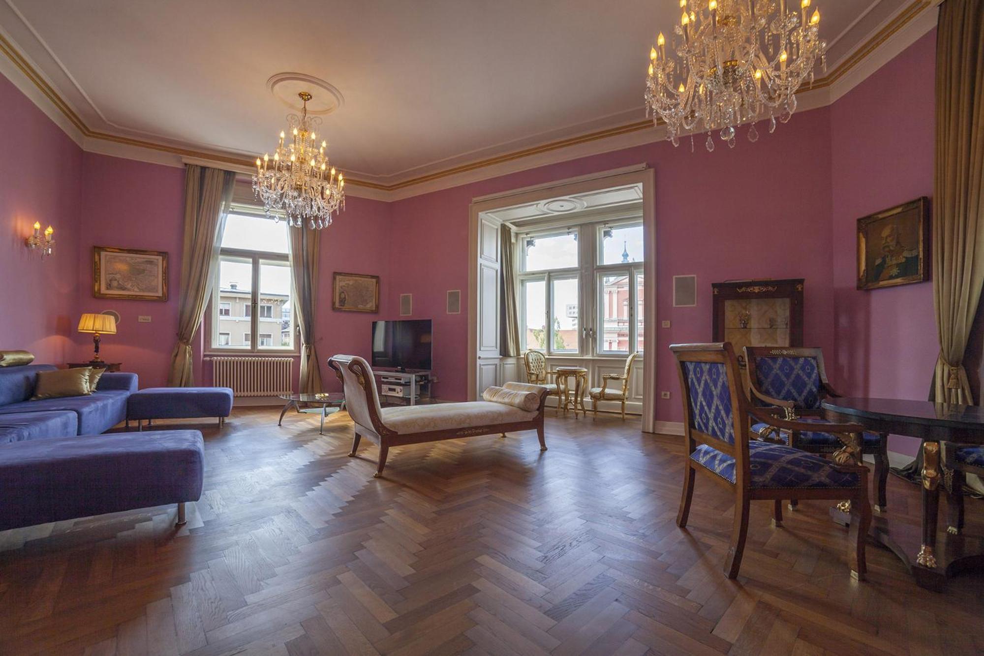 Filip’s Palace Luxurious Apartment
