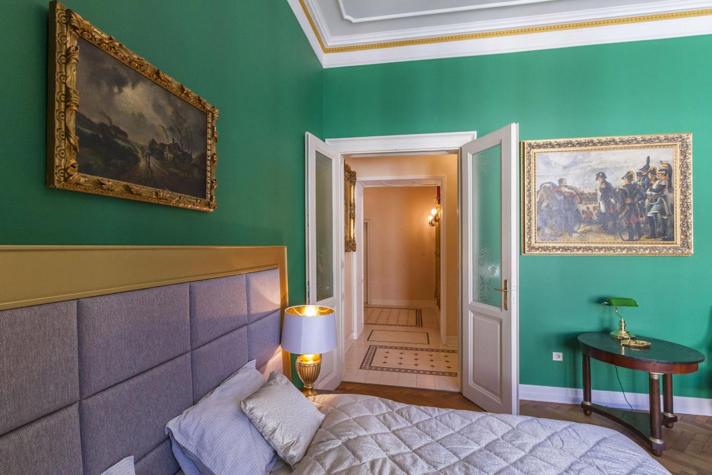 Filip’s Palace Luxurious Apartment