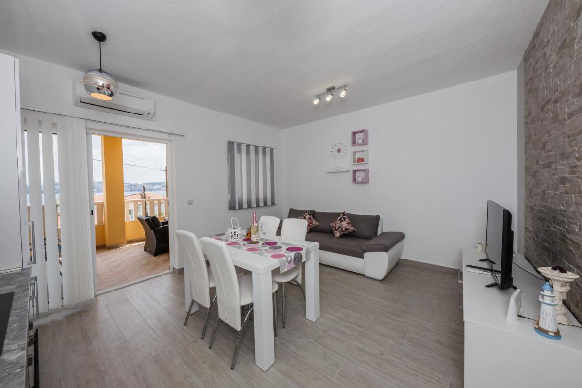 Photo 42