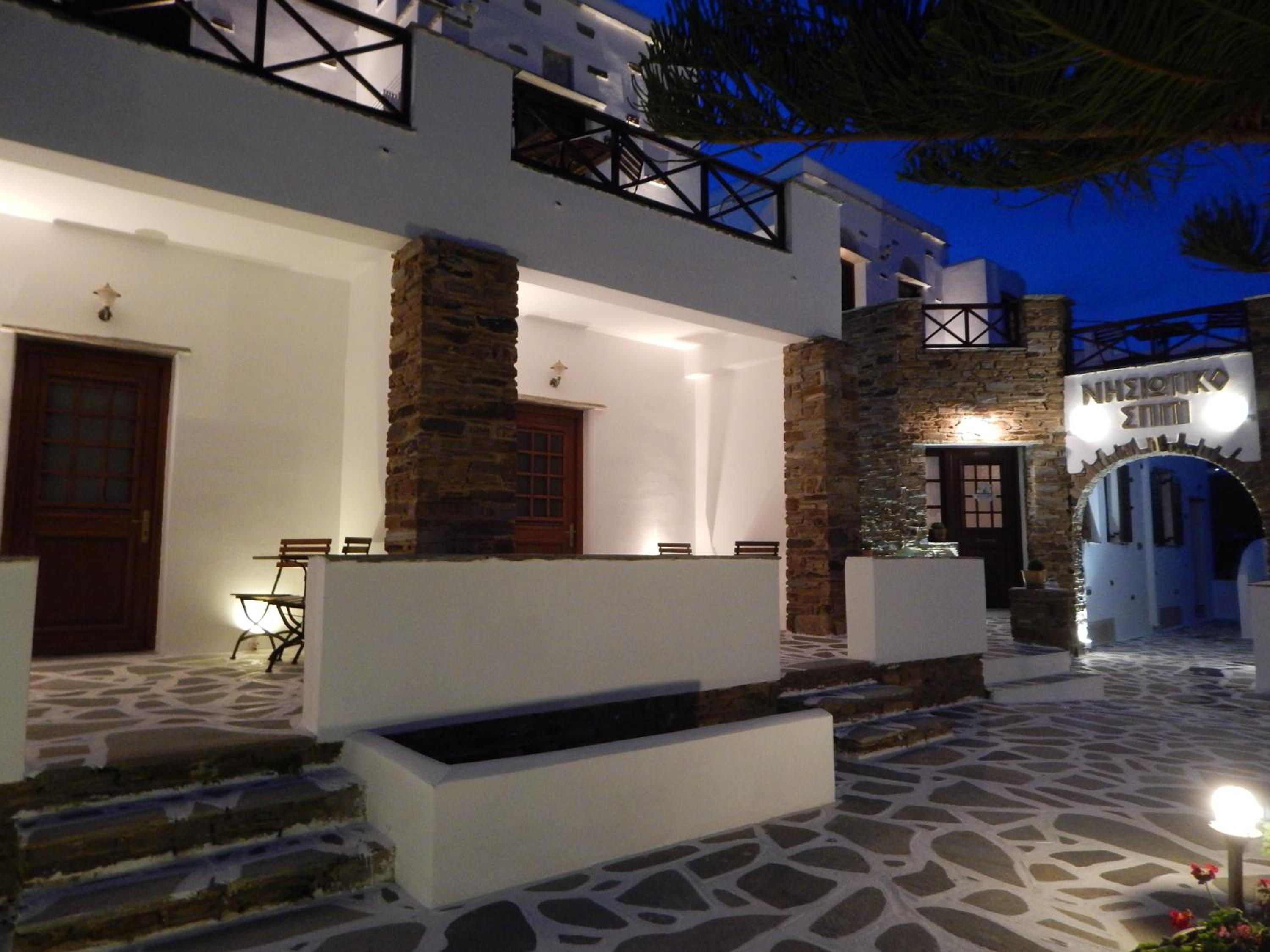 Nisiotiko house in Tinos near the beach
