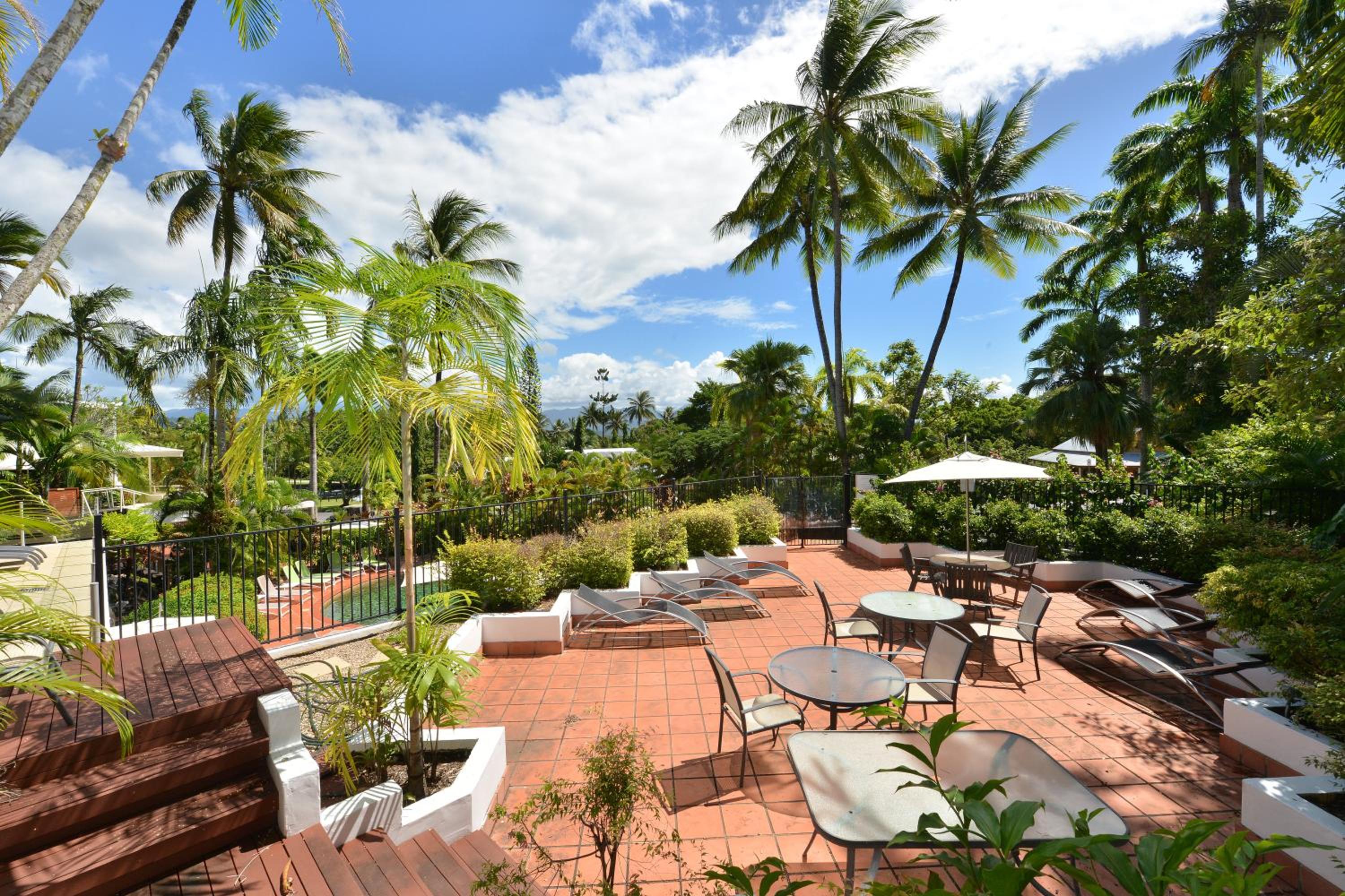Seascape Holidays at Club Tropical