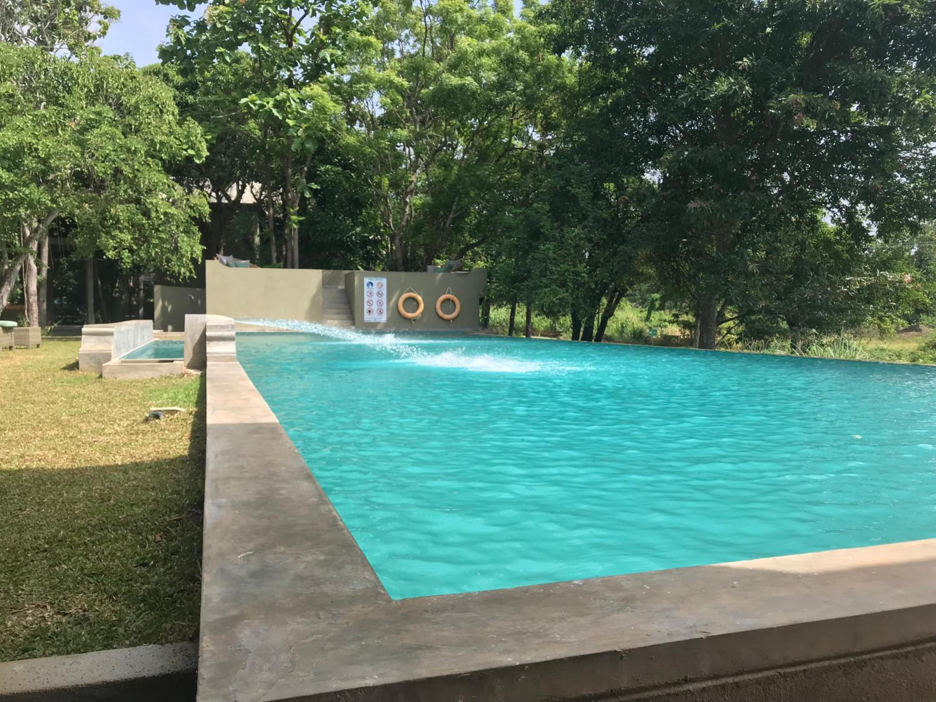 Ehalagala Lake Resort