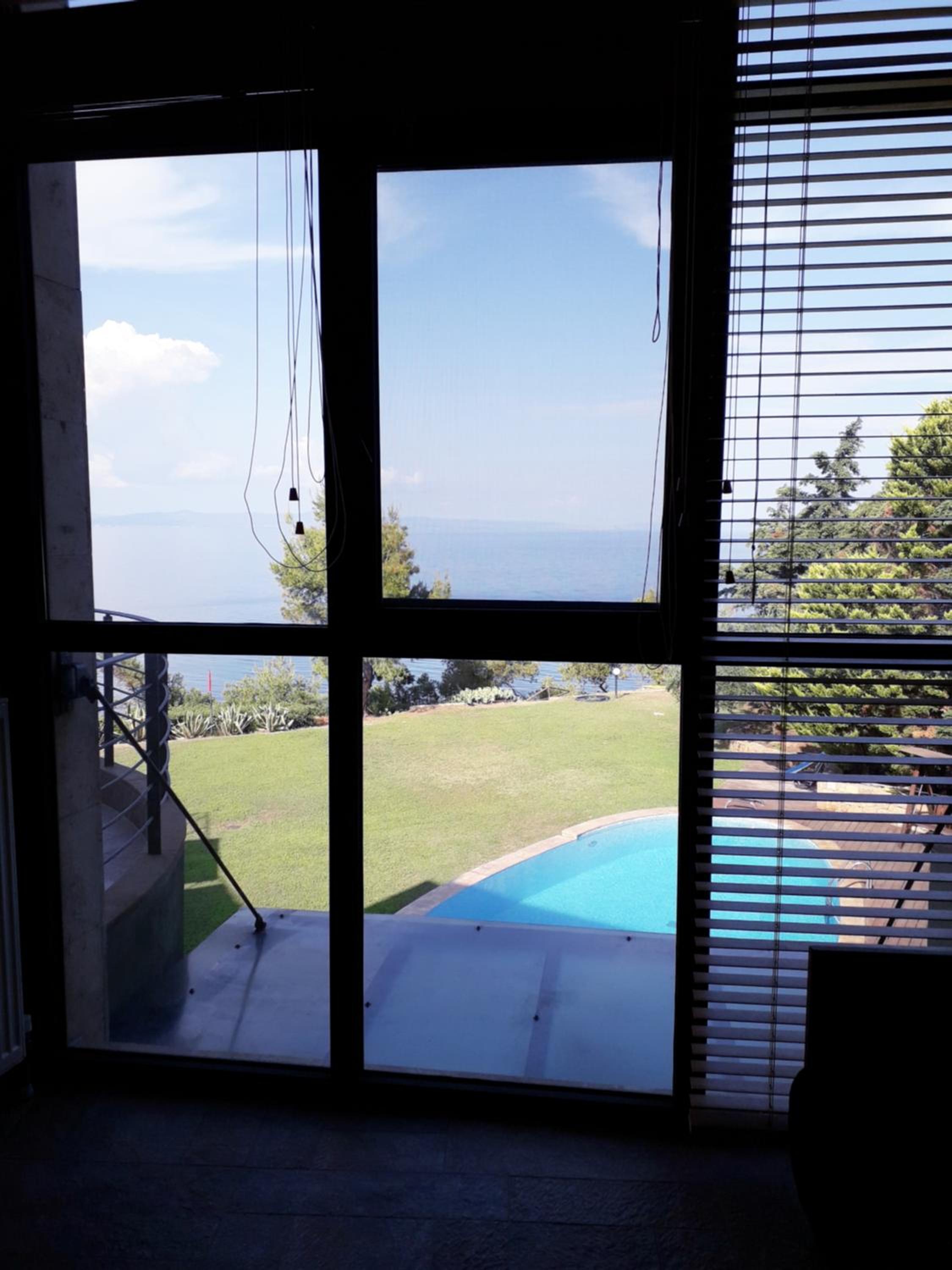Castle on the edge of the sea photo 5