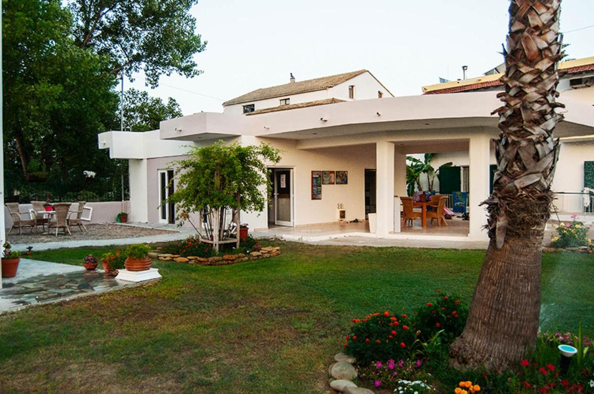 Cavos Beach House