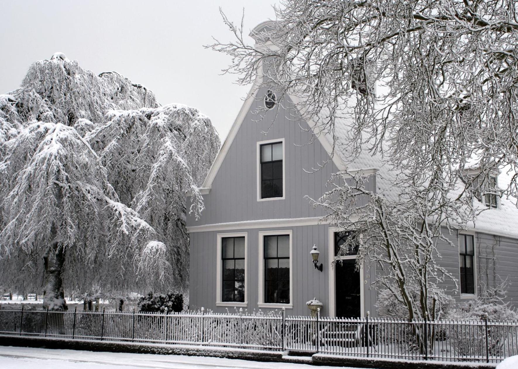 Inn on the Lake