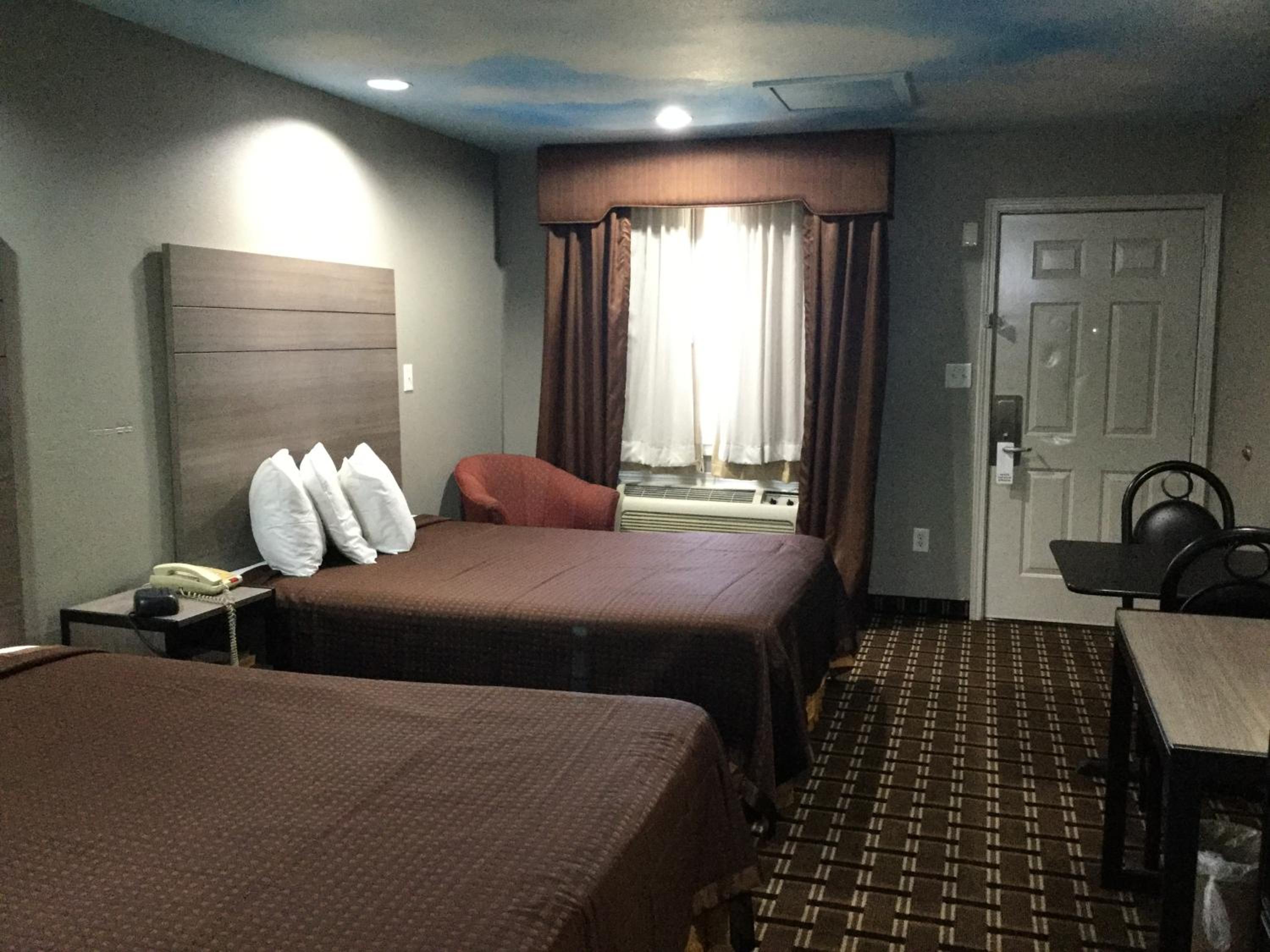 Luxury Inn and Suites Seaworld