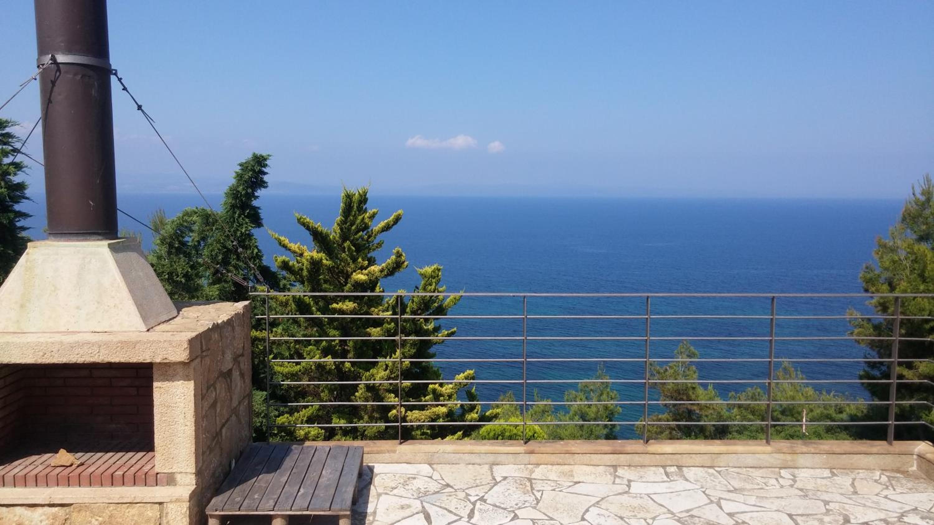 Castle on the edge of the sea photo 4