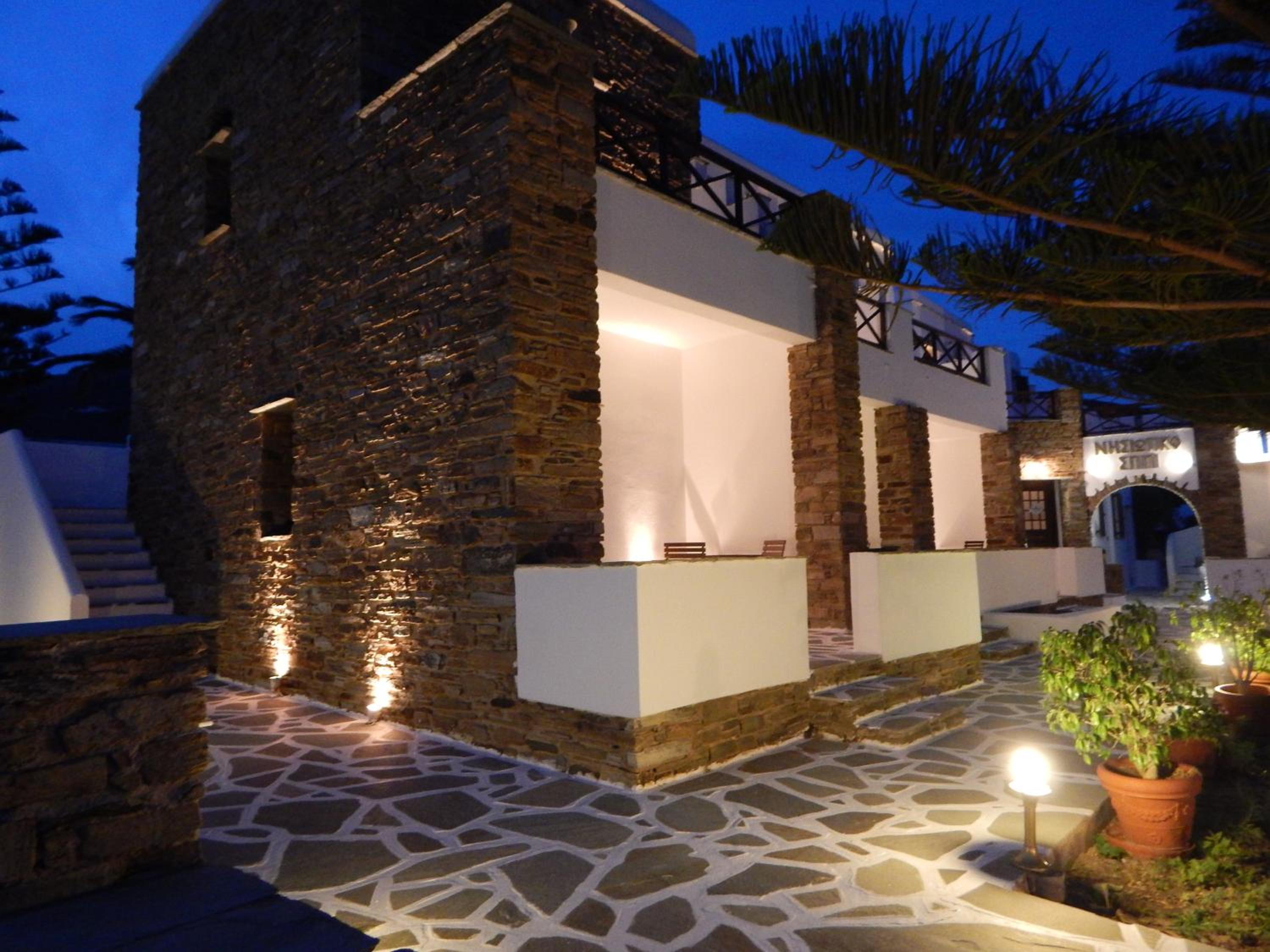 Tinos Suites & Apartments