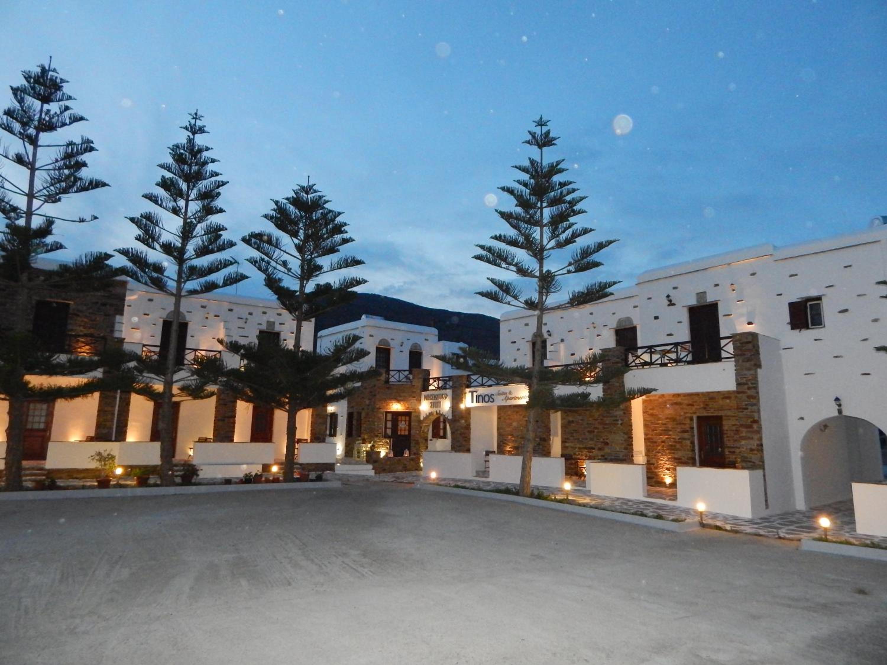 Tinos Suites & Apartments