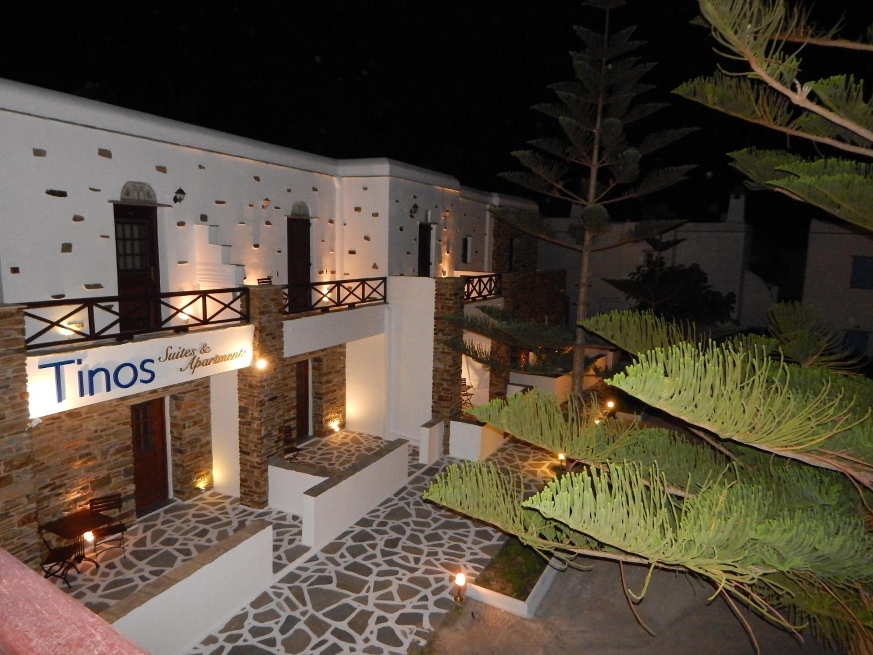 Tinos Suites & Apartments