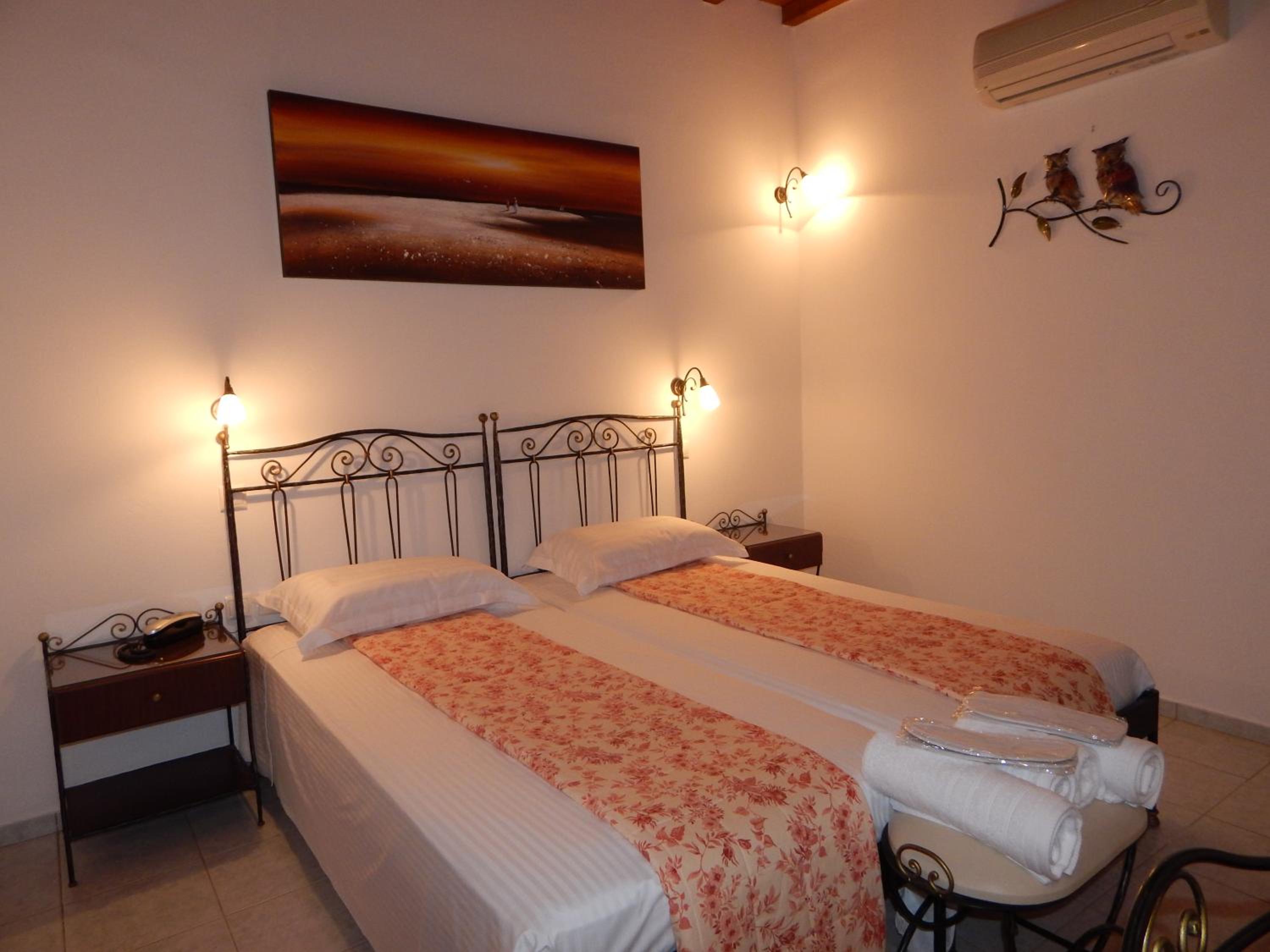 Tinos Suites & Apartments
