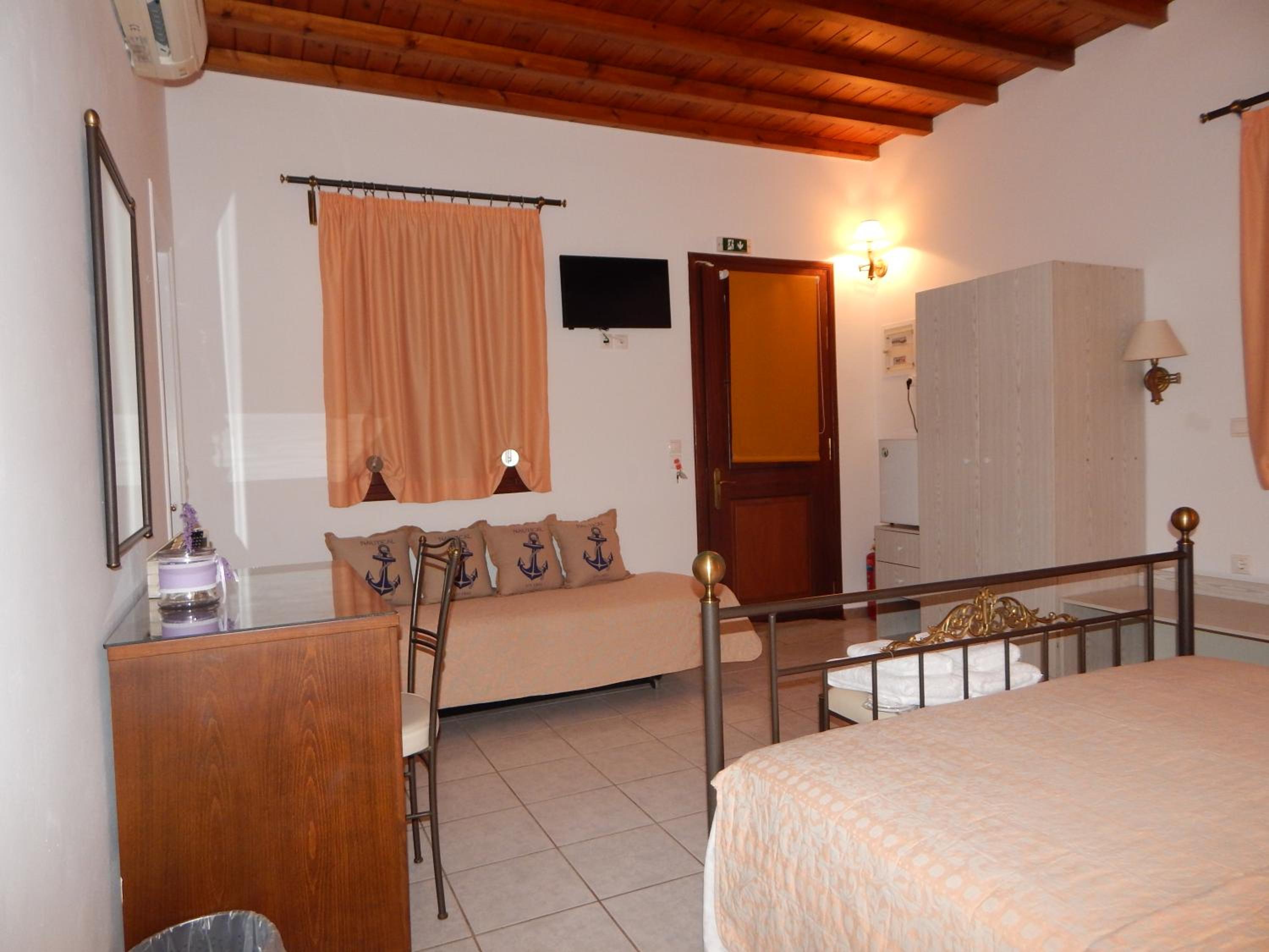 Tinos Suites & Apartments
