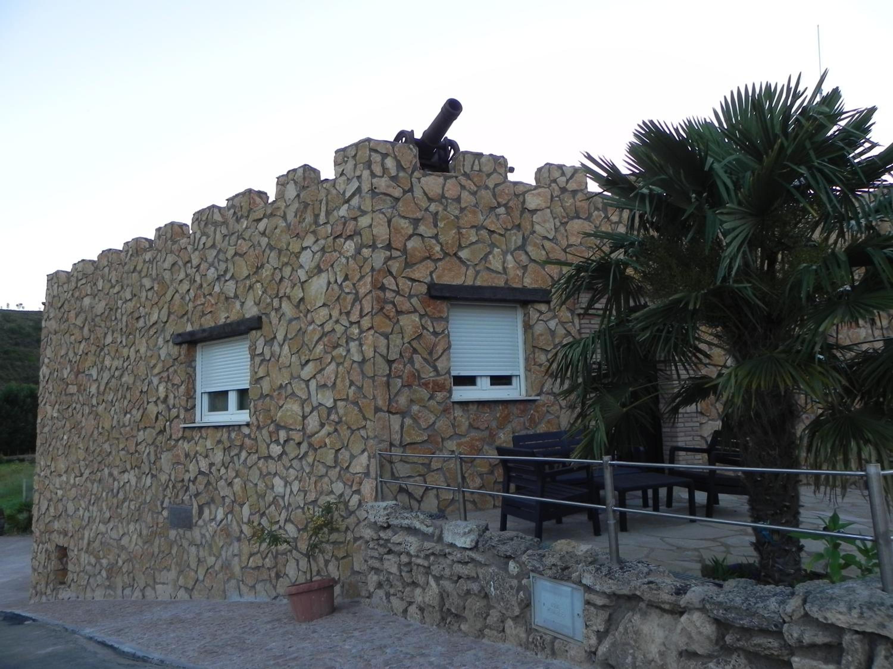 Photo 23