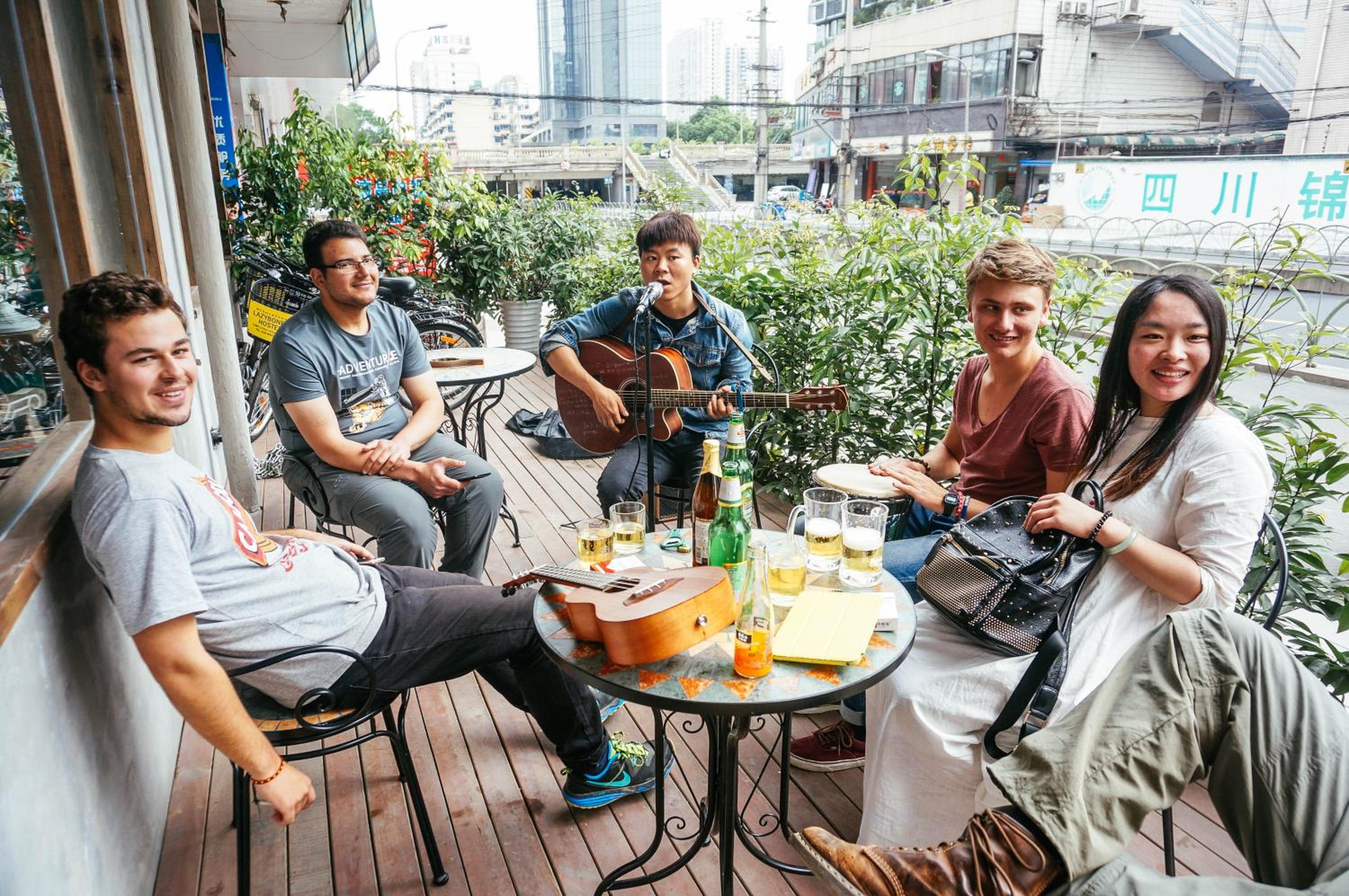 Photo 64 sur 117 de SONDERIA Hostel & Bar - Lazybones