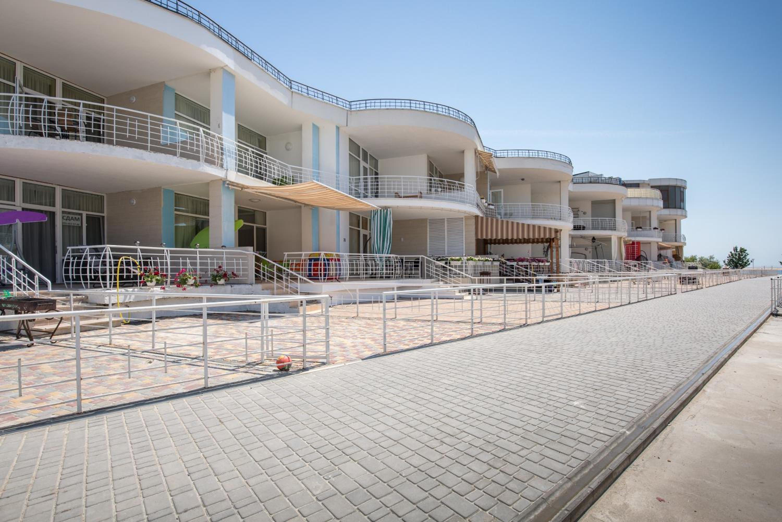 Gold Bugaz Apartment near the sea view 3