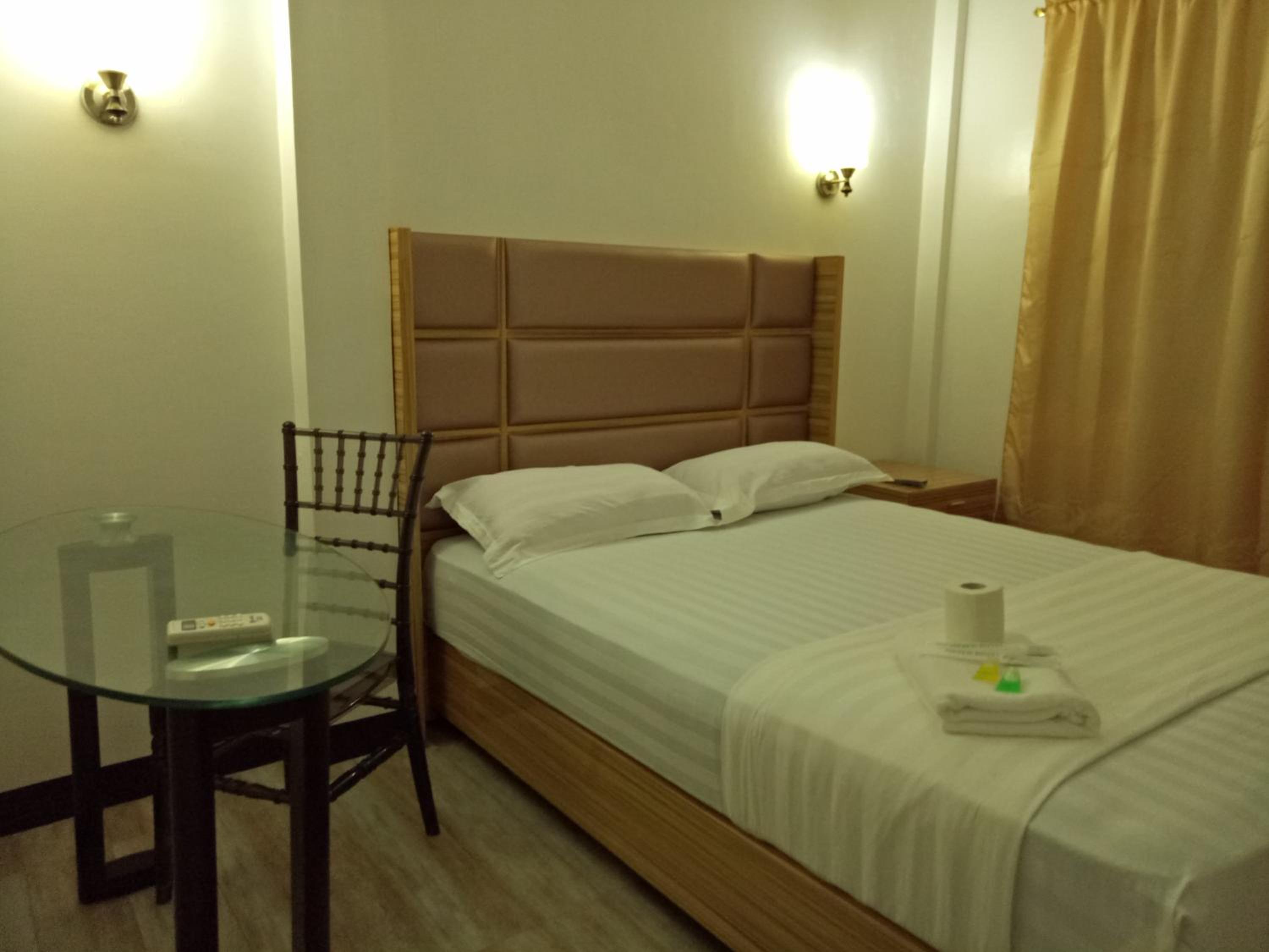 Meaco Hotel - Anilao