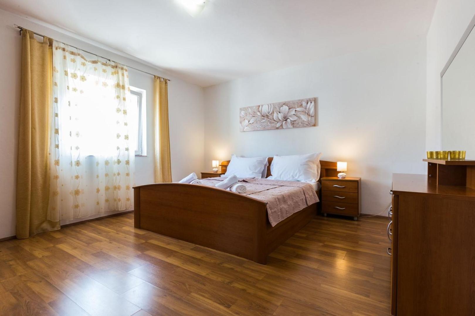 Topalli Apartments