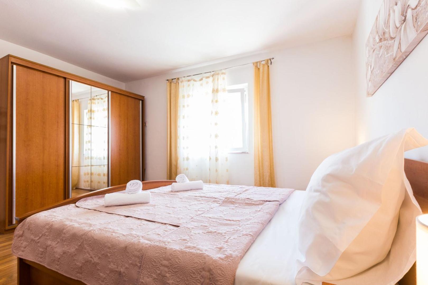 Topalli Apartments