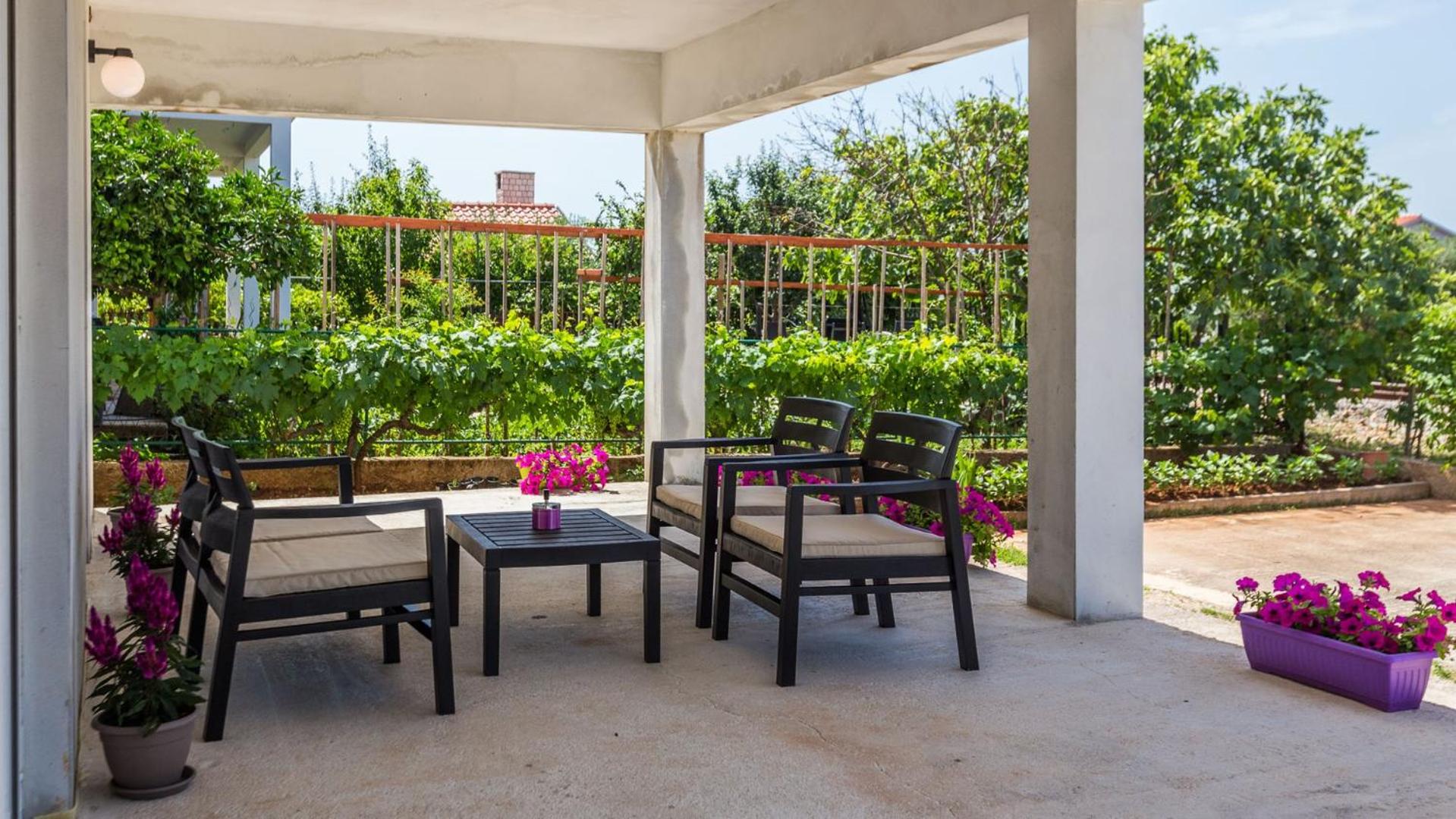 Topalli Apartments
