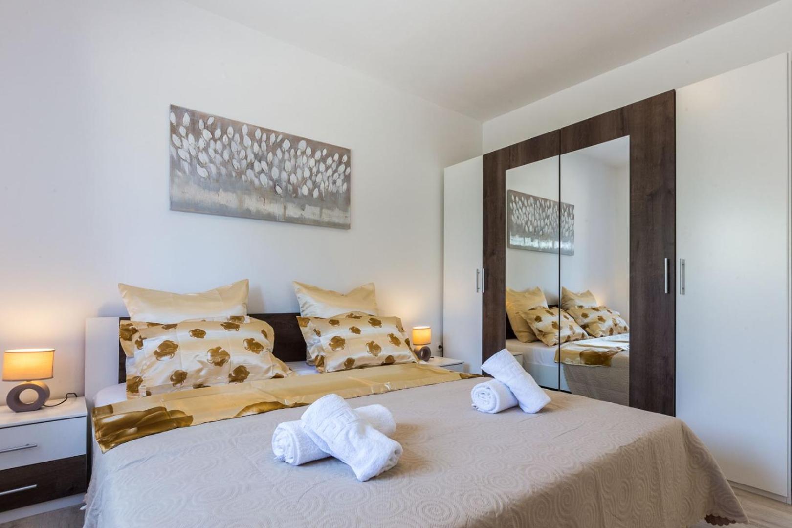 Topalli Apartments