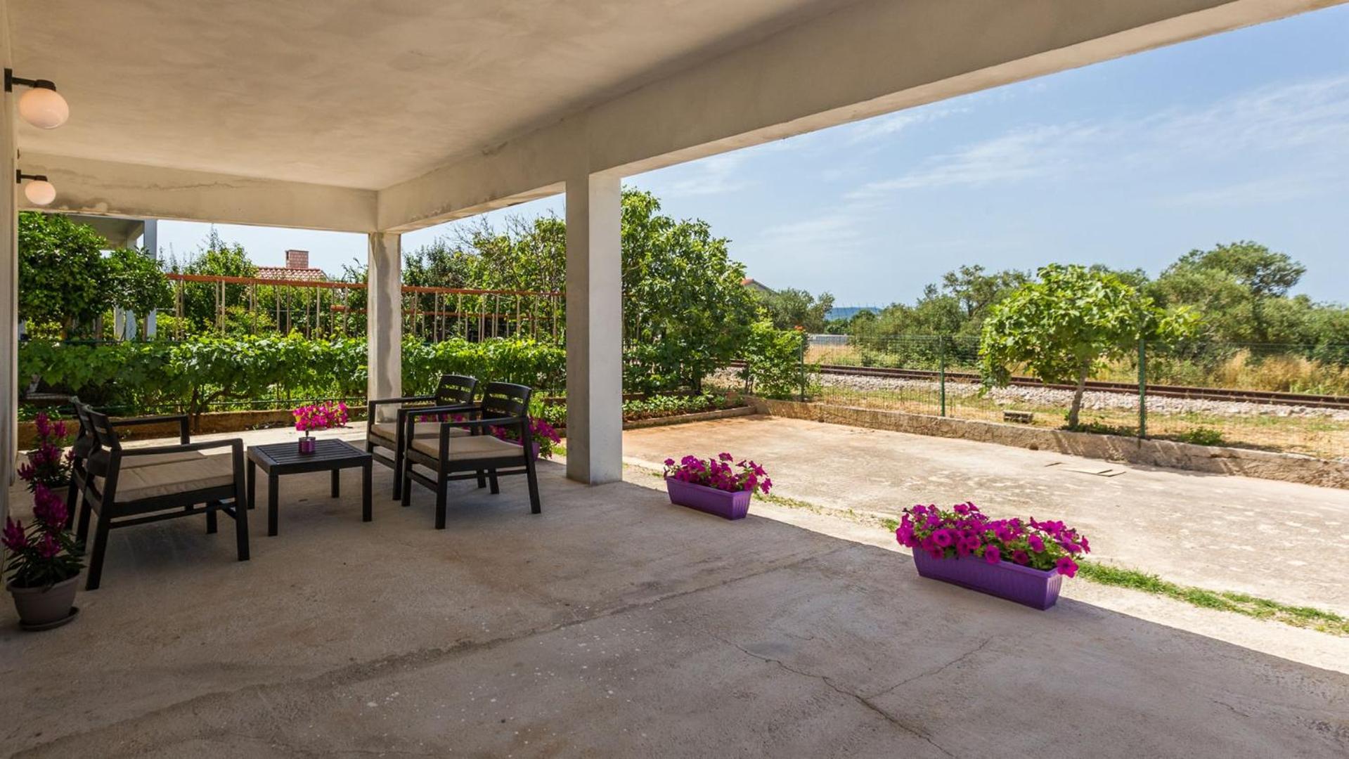Topalli Apartments