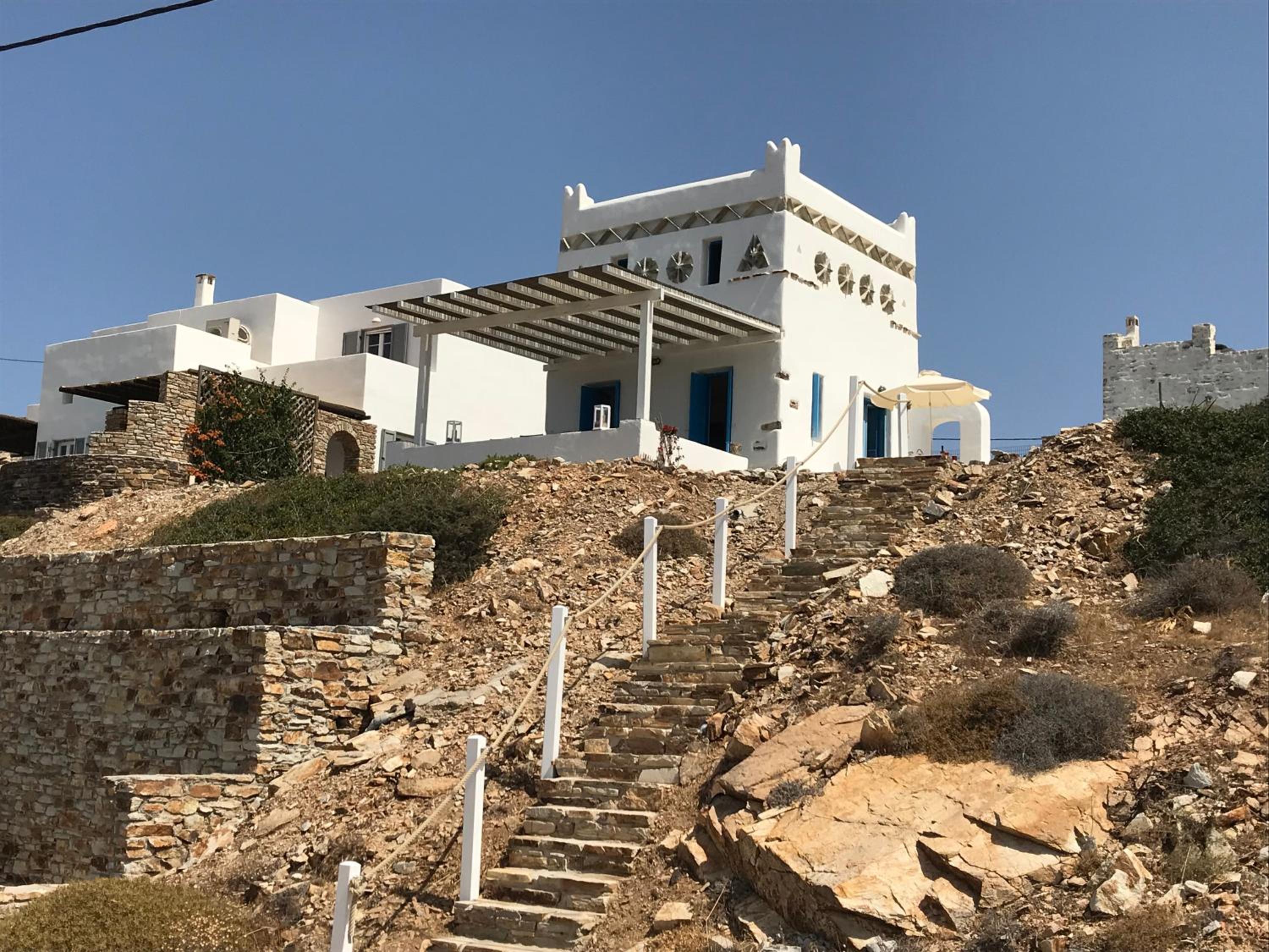 George's Traditional House view 2