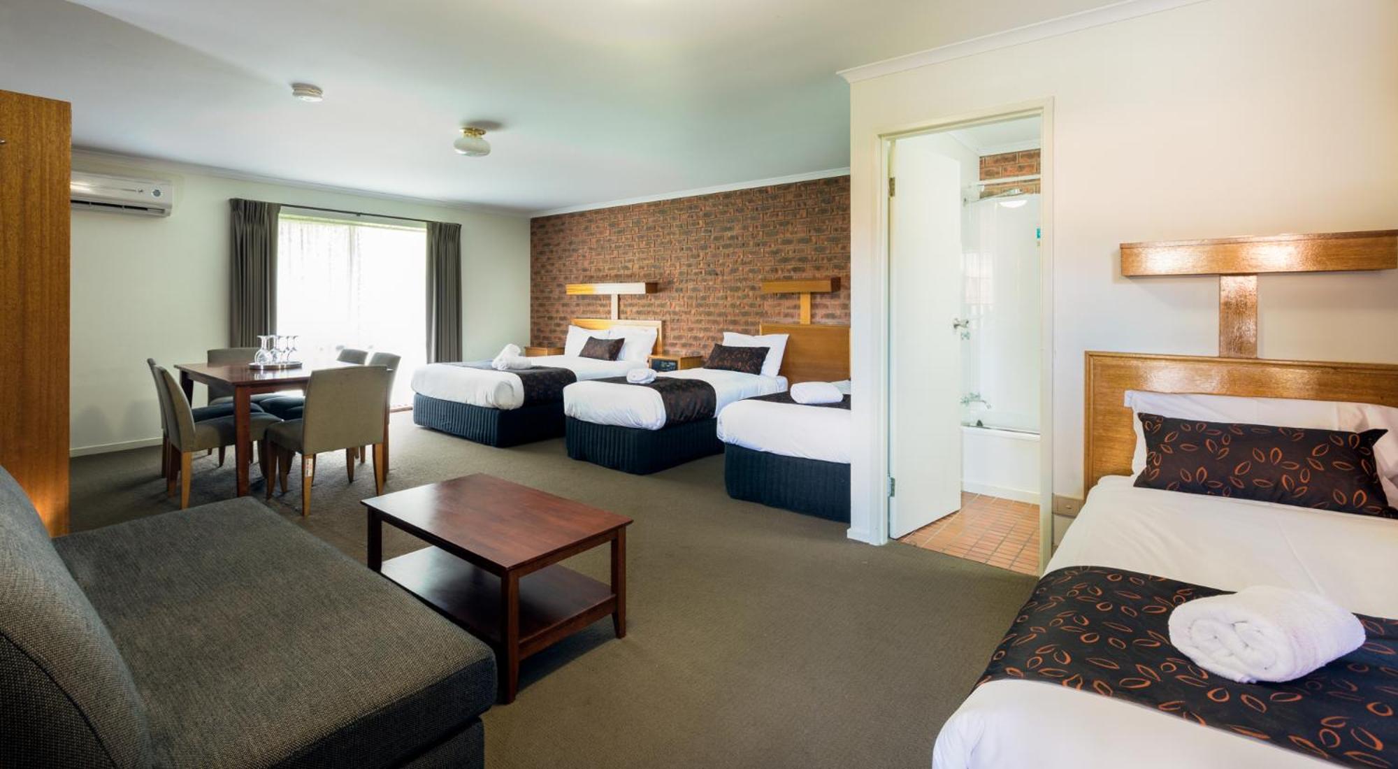 Advance Motel