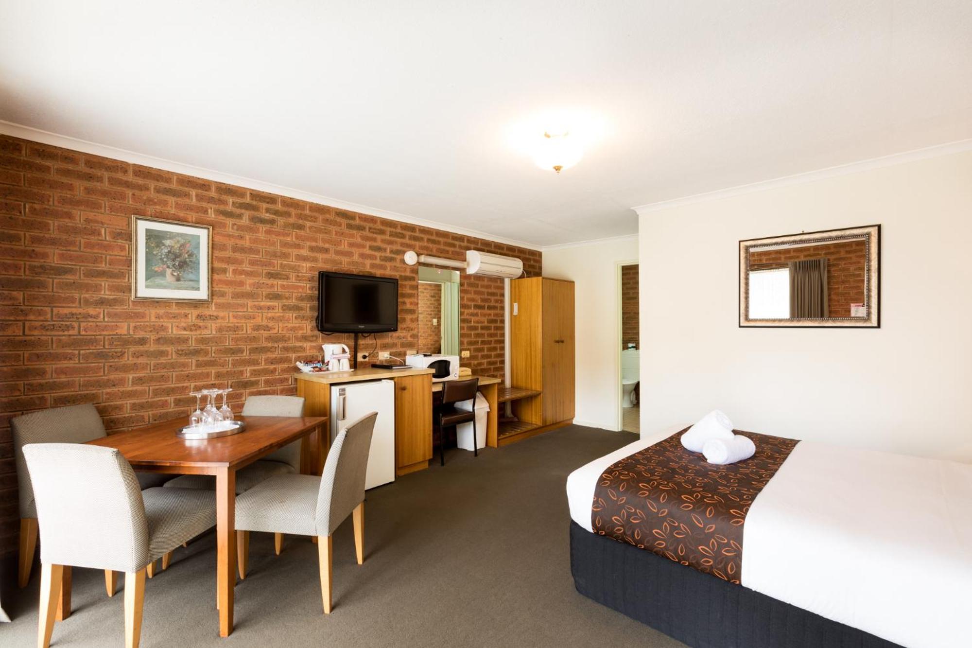 Advance Motel