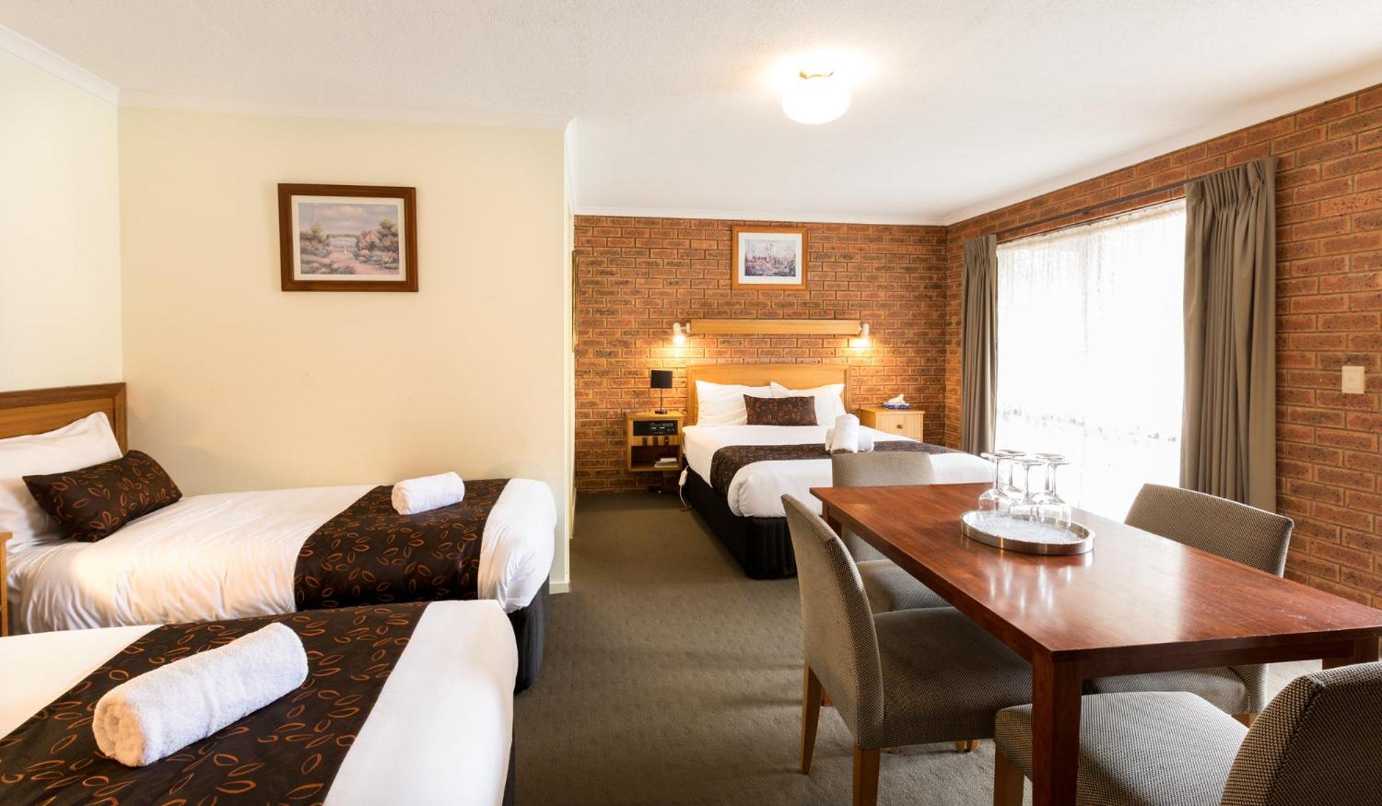 Advance Motel