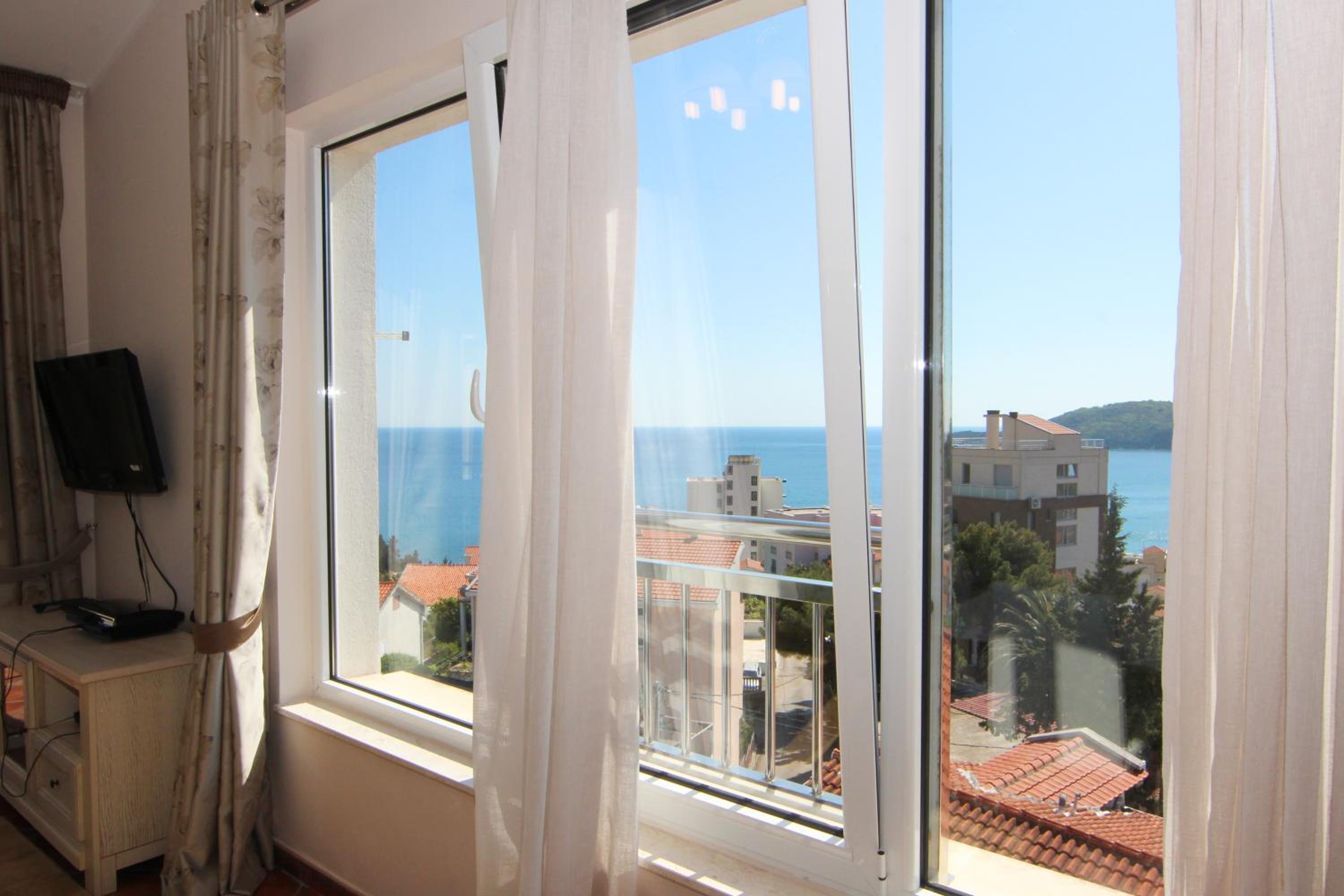 Mila & Aleksandr Apartments