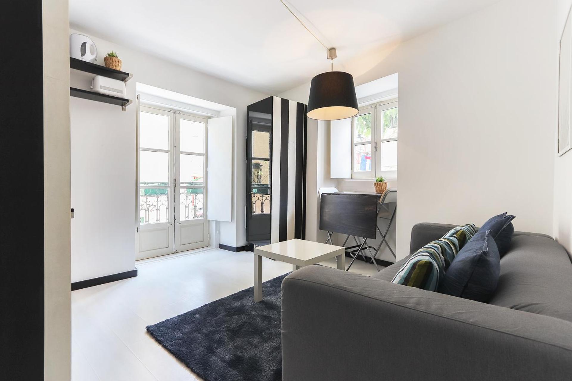 Tailor Made Flat in Central Bairro Alto