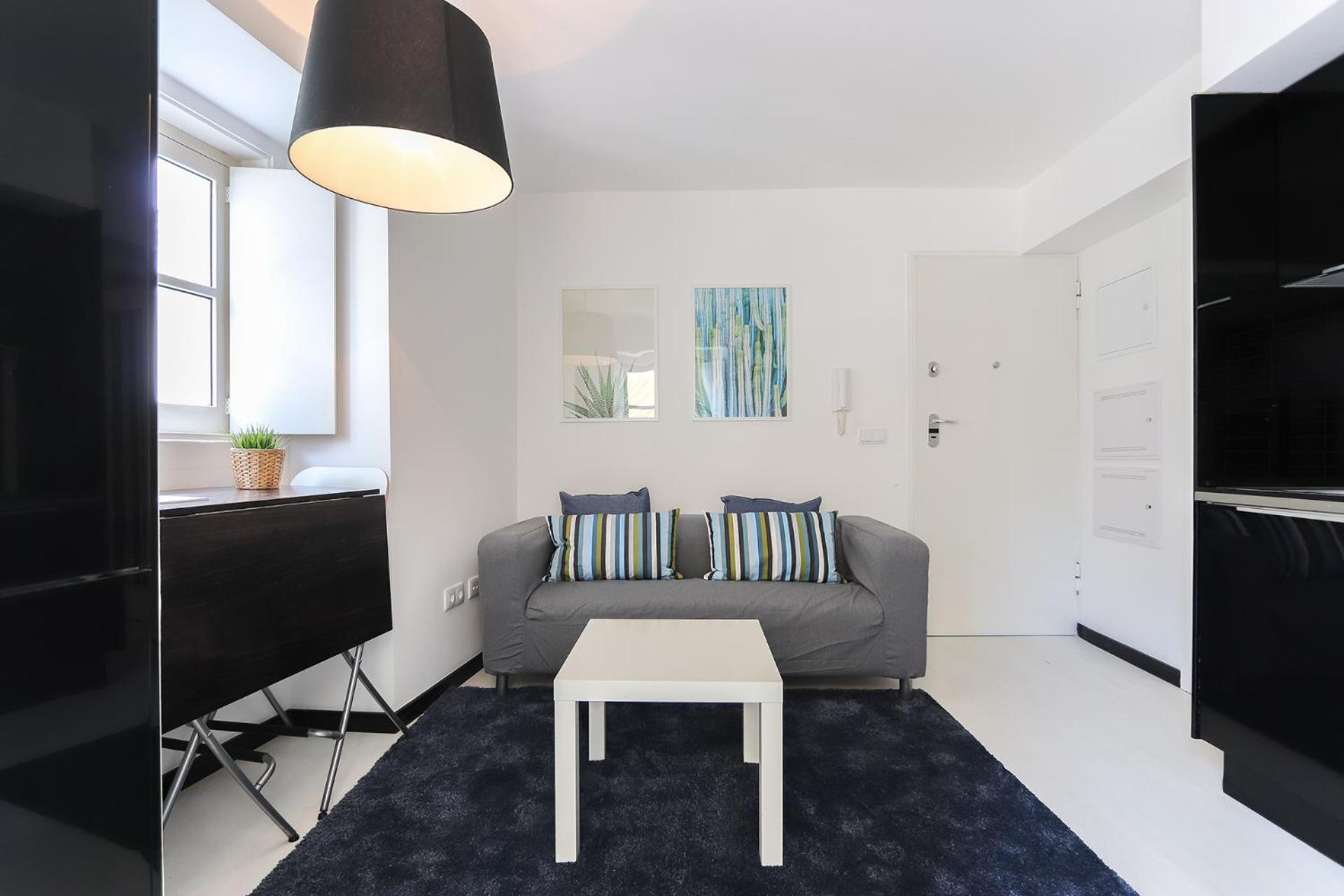Tailor Made Flat in Central Bairro Alto