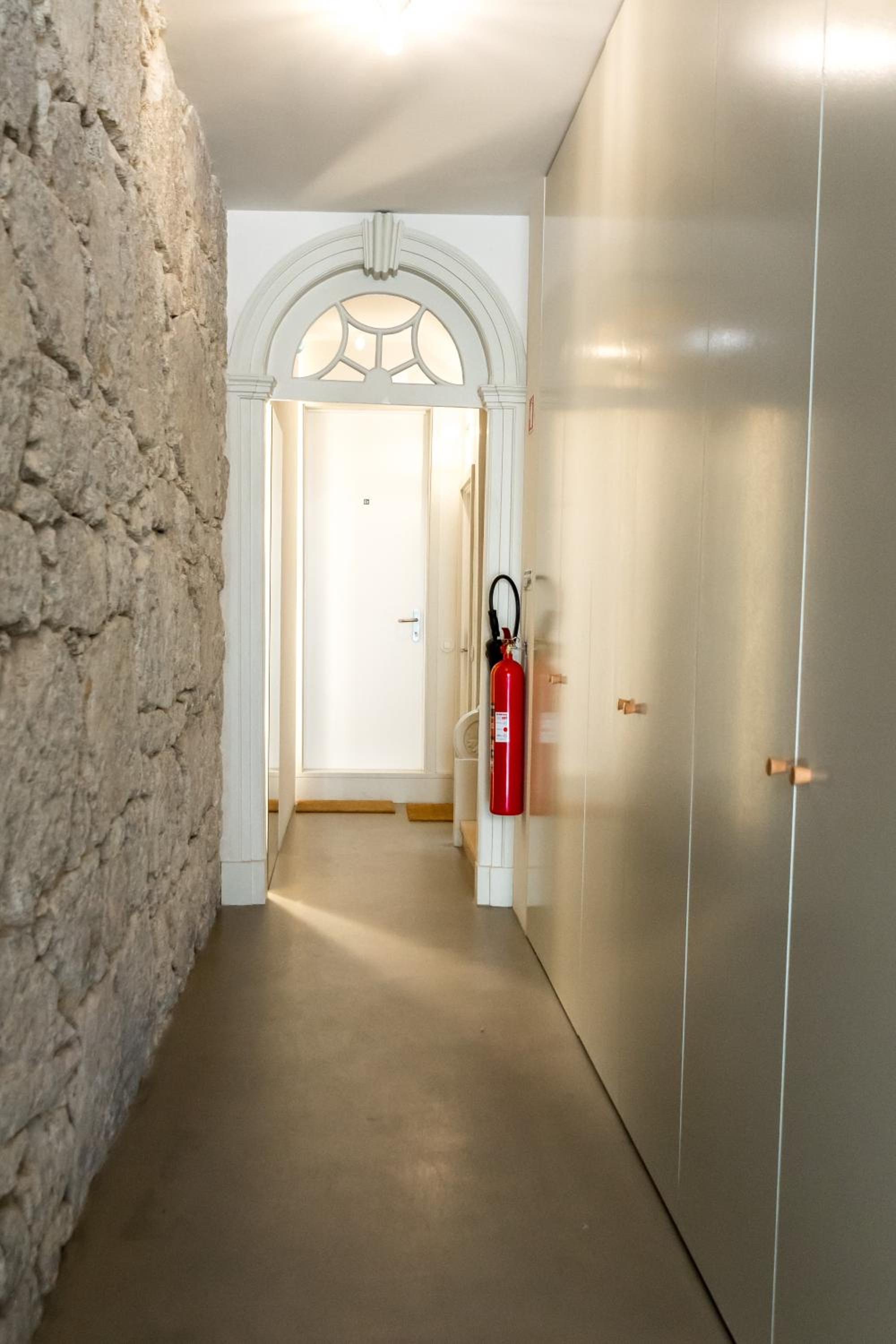 Vitoria Studio Residence - Downtown view 3