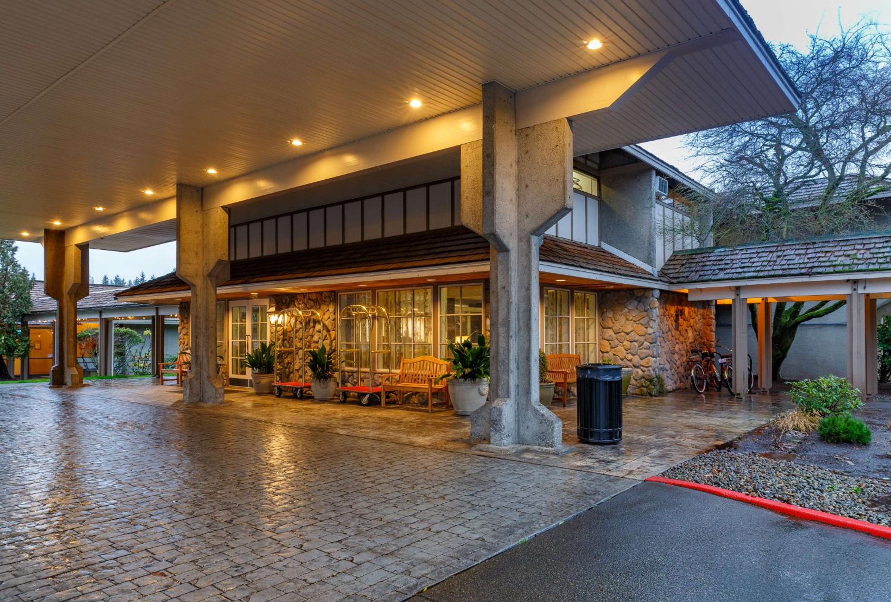 Red Lion Hotel Bellevue - Property Image 4