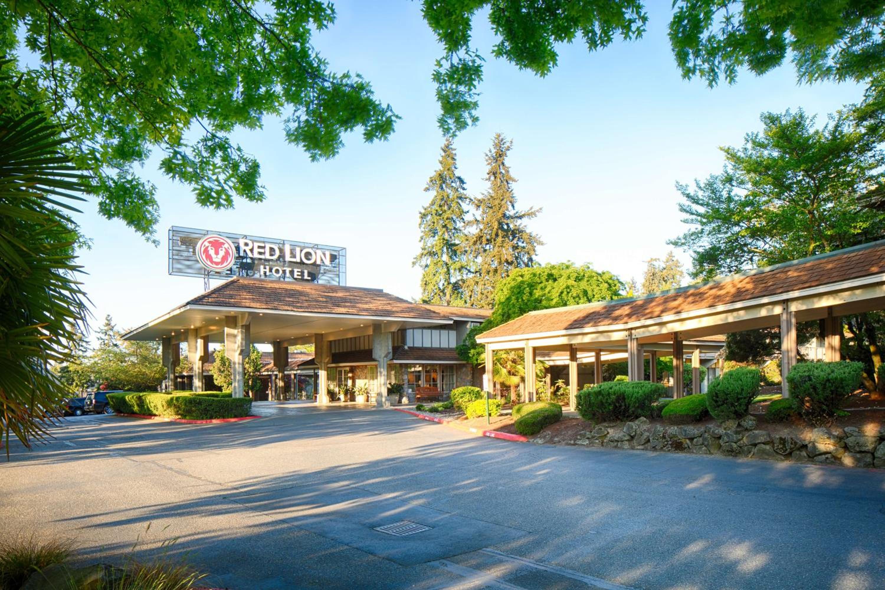 Red Lion Hotel Bellevue - Property Image 5