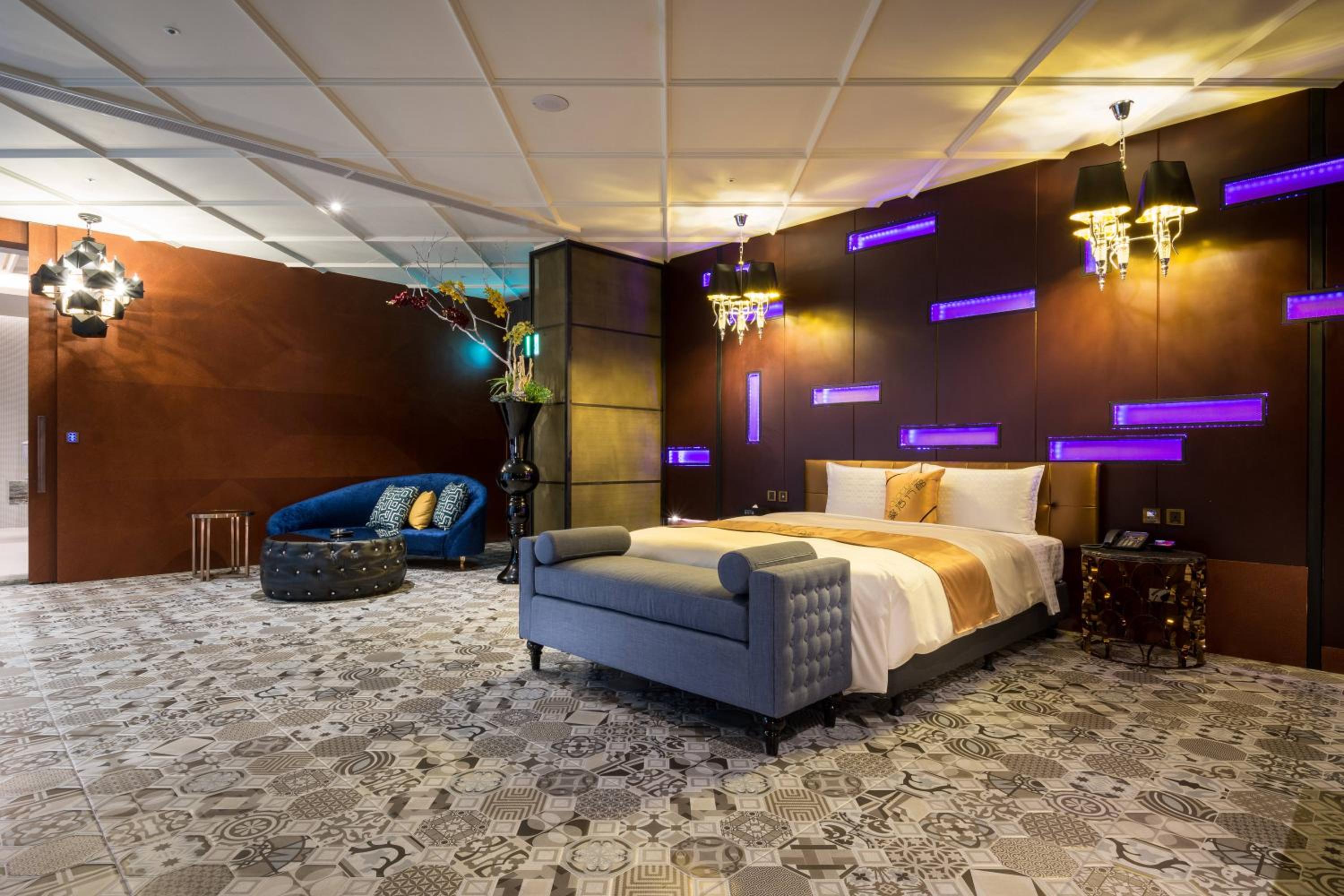 Icolour Villa Motel