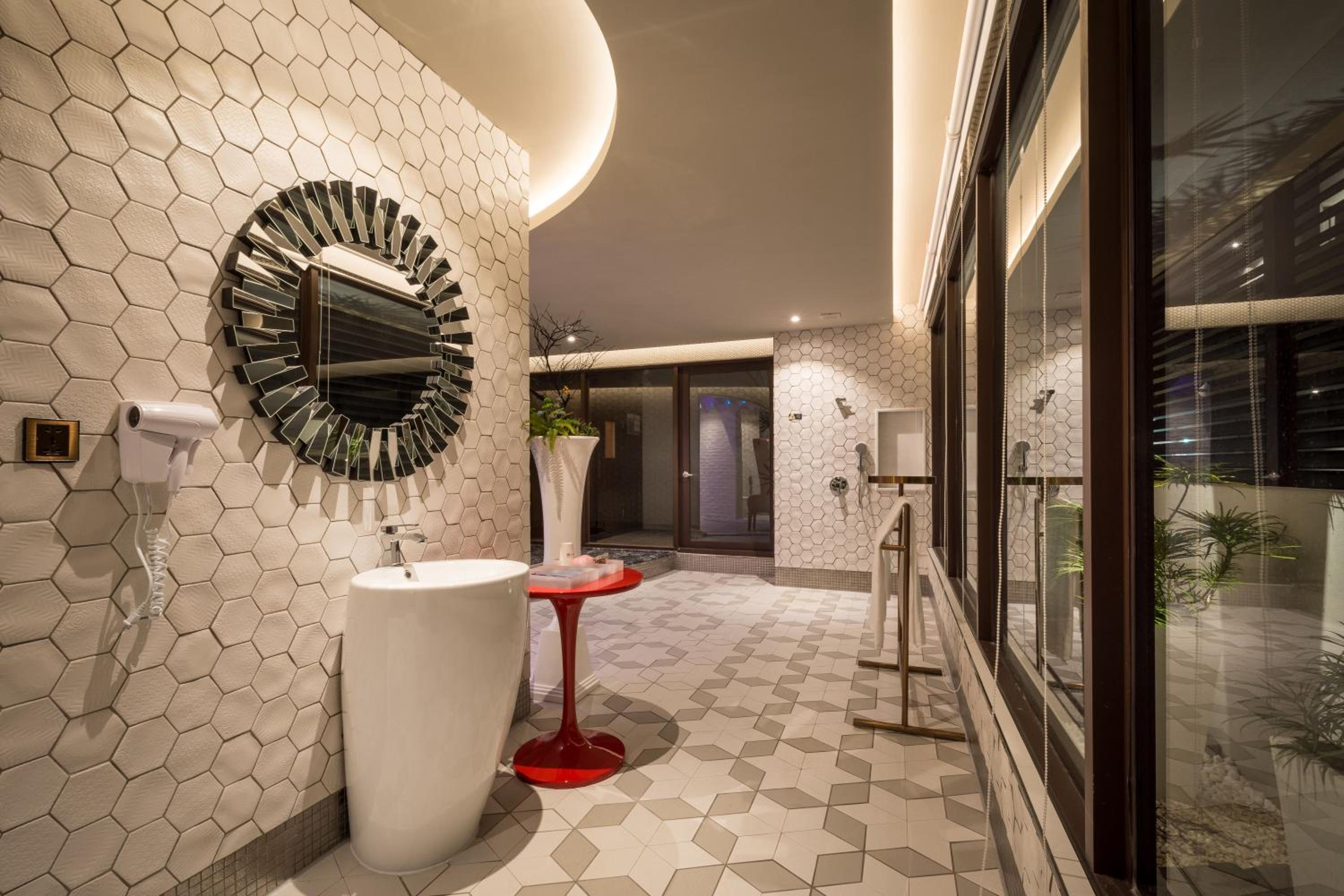 Icolour Villa Motel