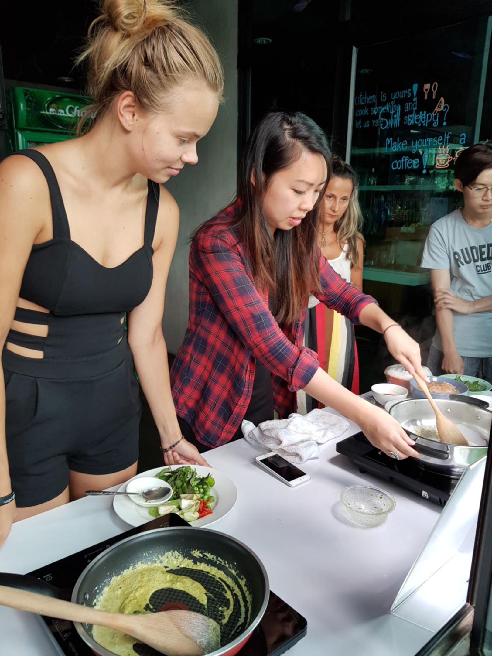 Wayha Hostel Don Mueang Airport