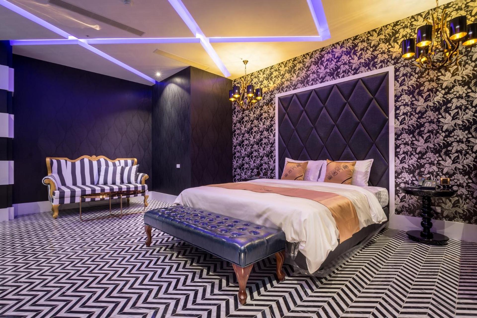 Icolour Villa Motel