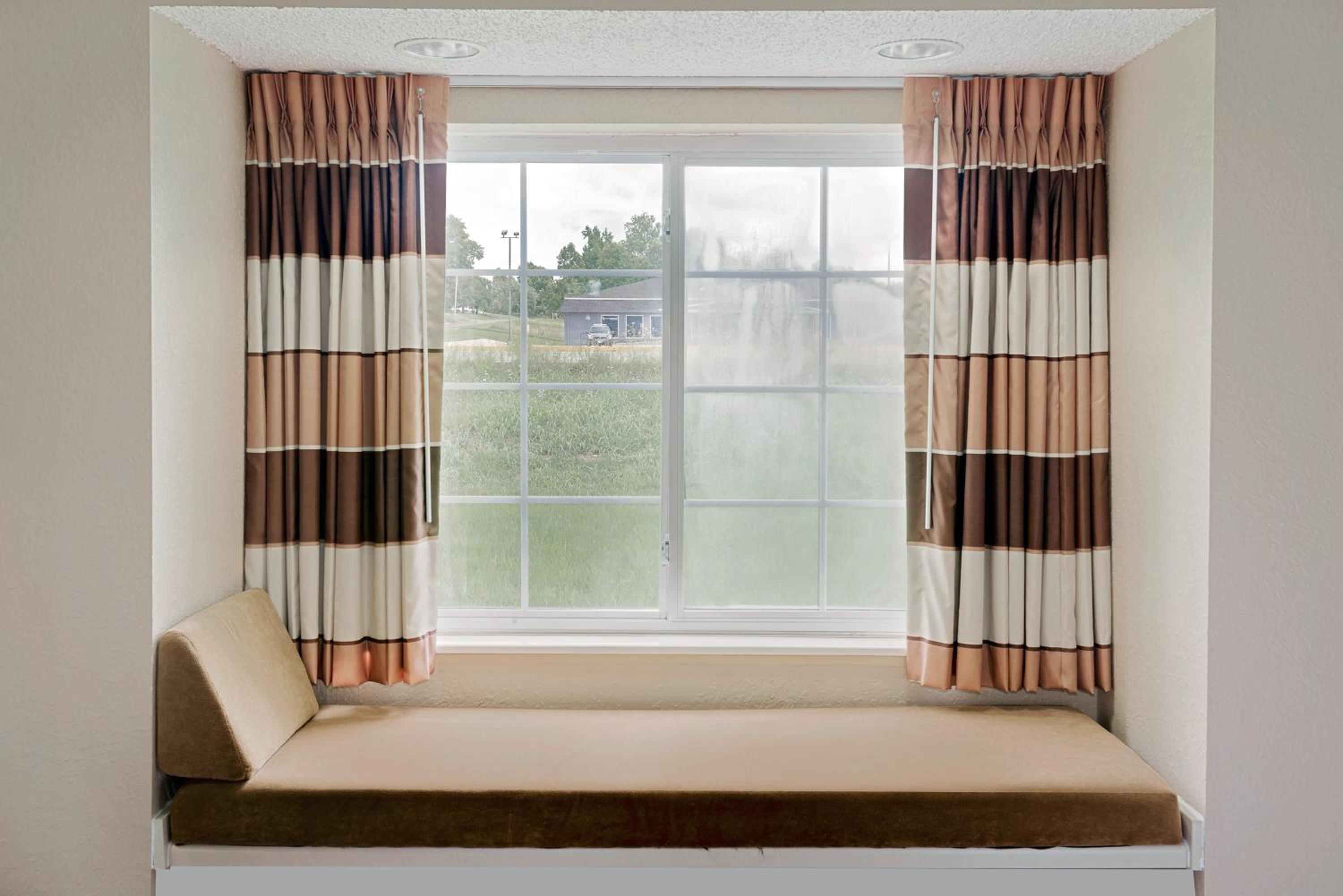 Microtel Inn & Suites by Wyndham Joplin view 3