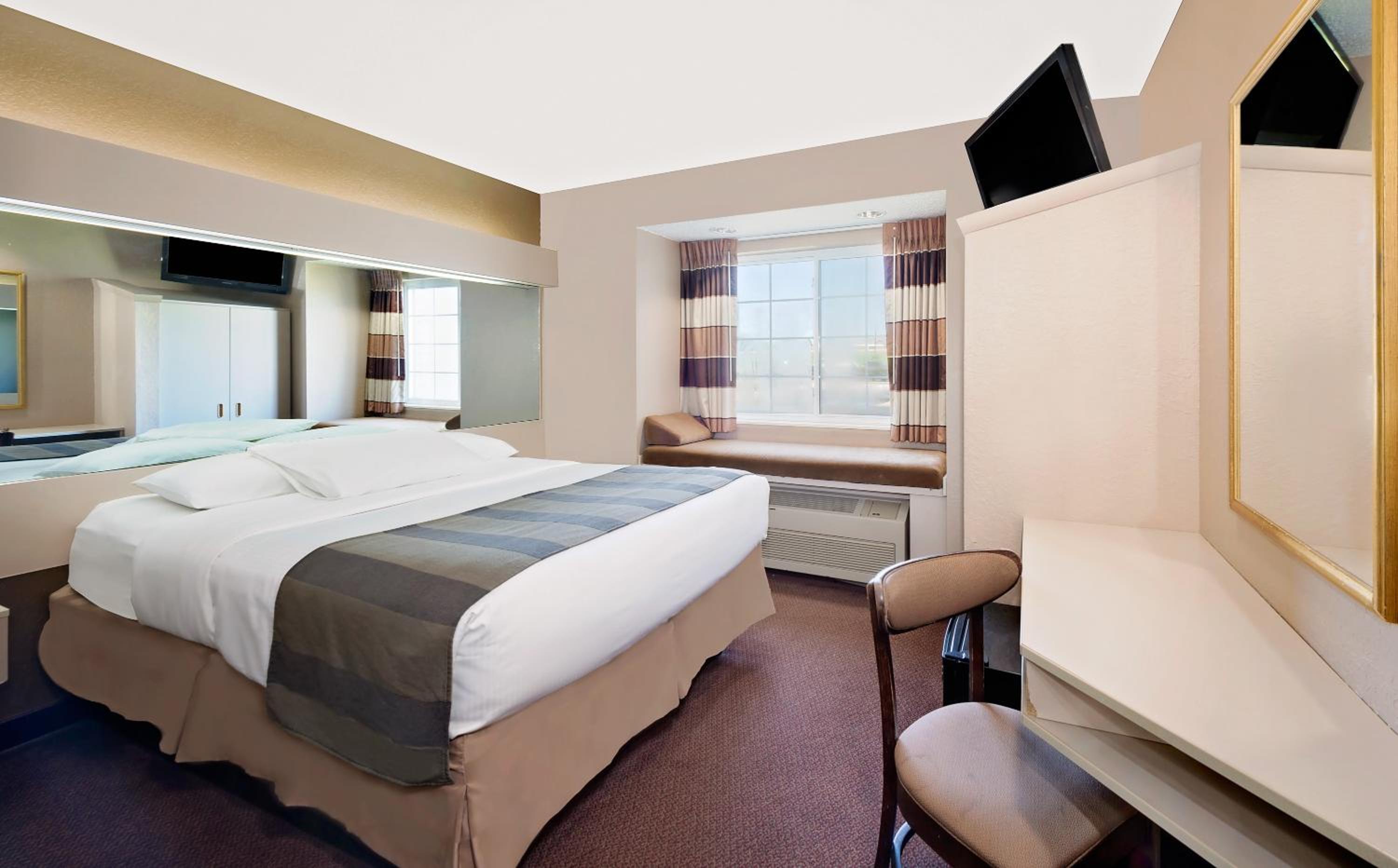 Microtel Inn & Suites by Wyndham Joplin view 4
