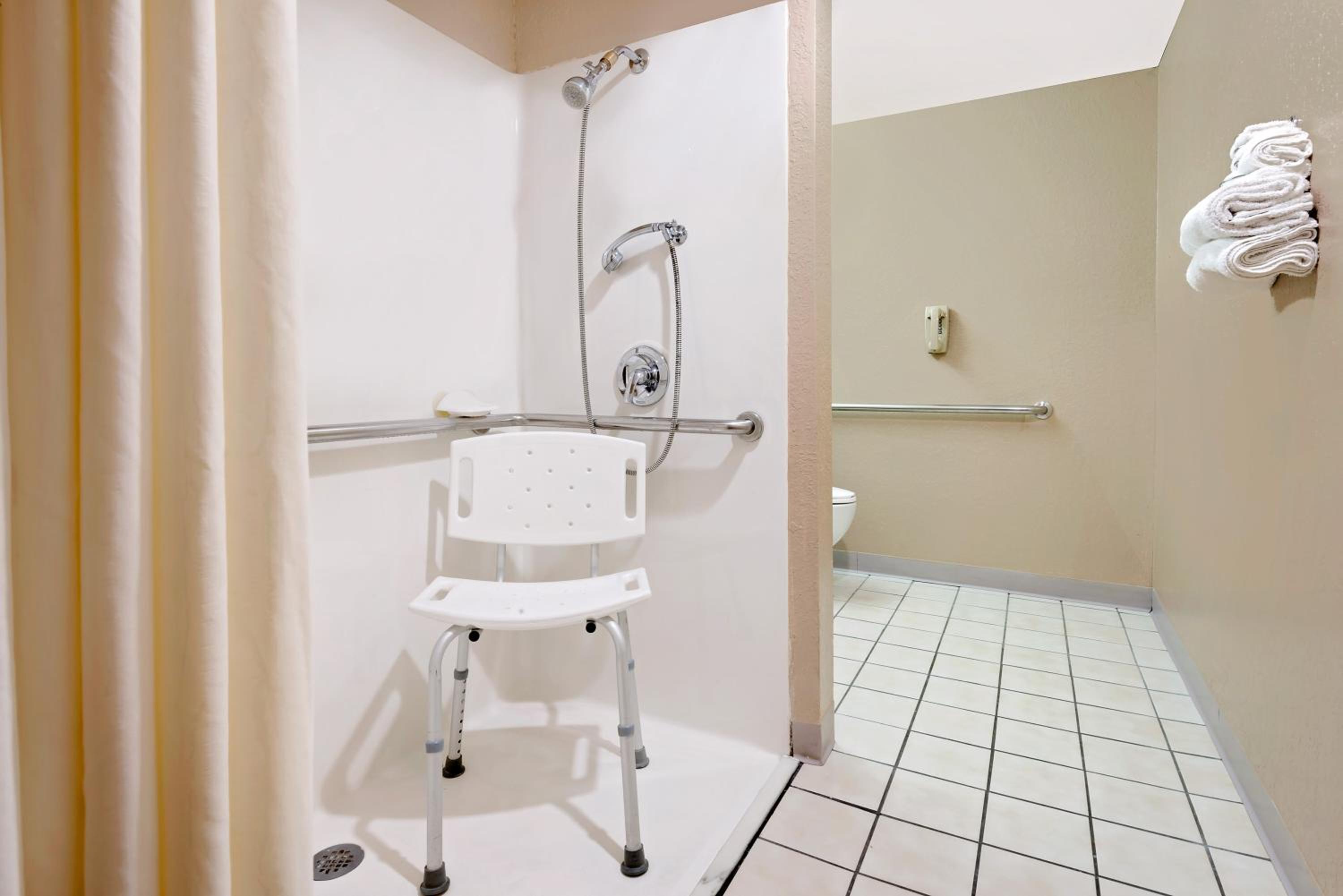 Microtel Inn & Suites by Wyndham Joplin view 5